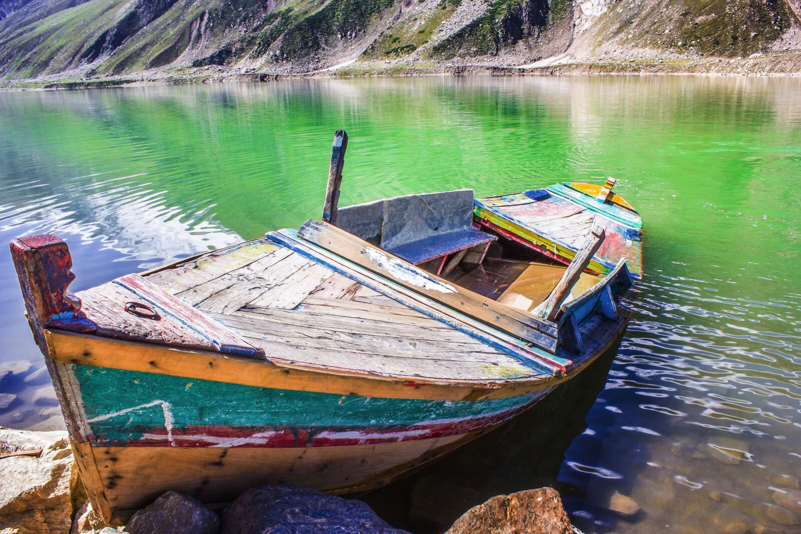 Canon EOS 60D sample photo. Boat, lake, colors photography