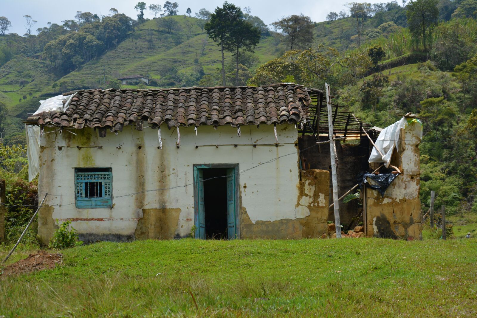 Nikon D7100 sample photo. House, tapia, ruins photography