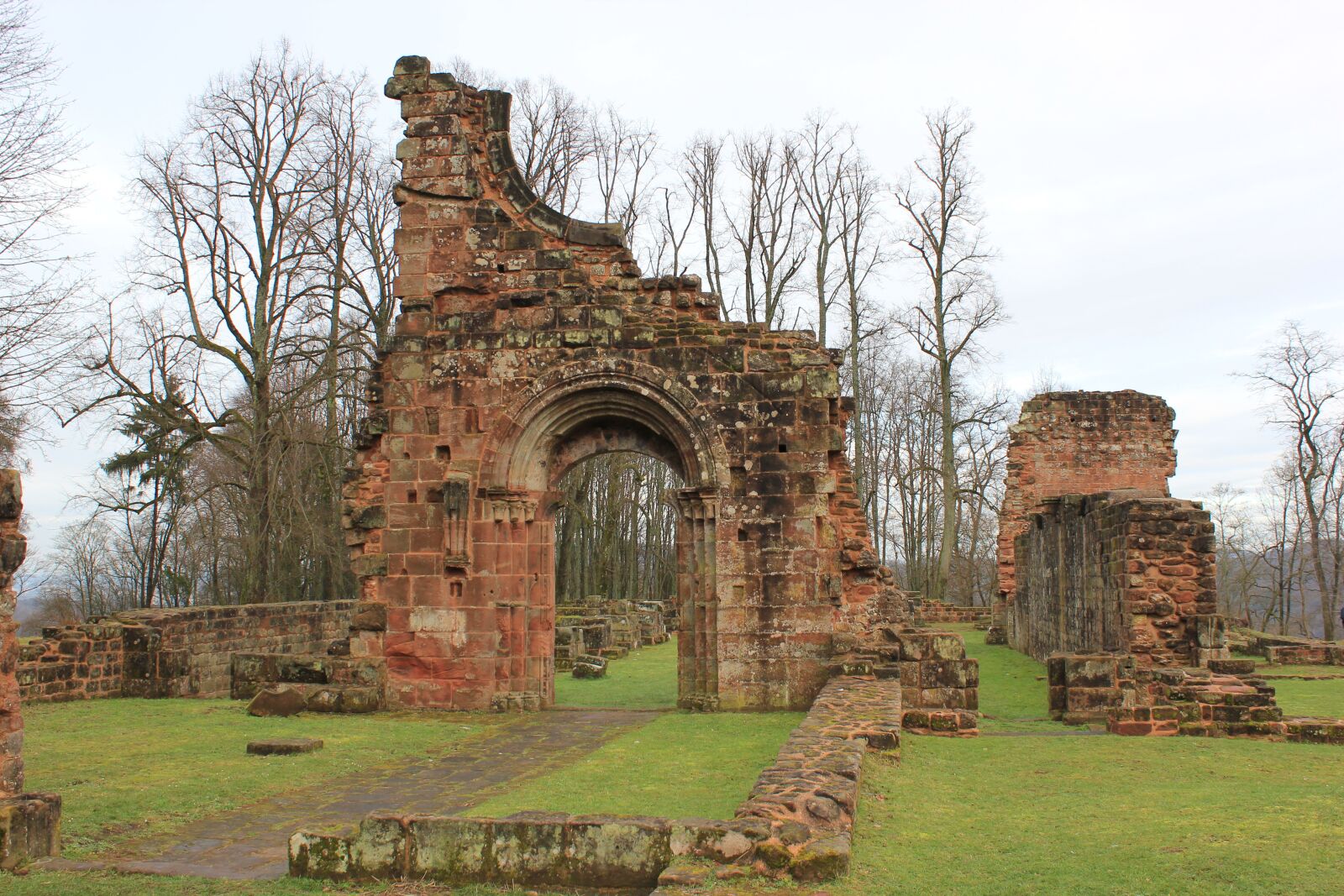 Canon EOS 550D (EOS Rebel T2i / EOS Kiss X4) sample photo. Ruin, monastery, middle ages photography