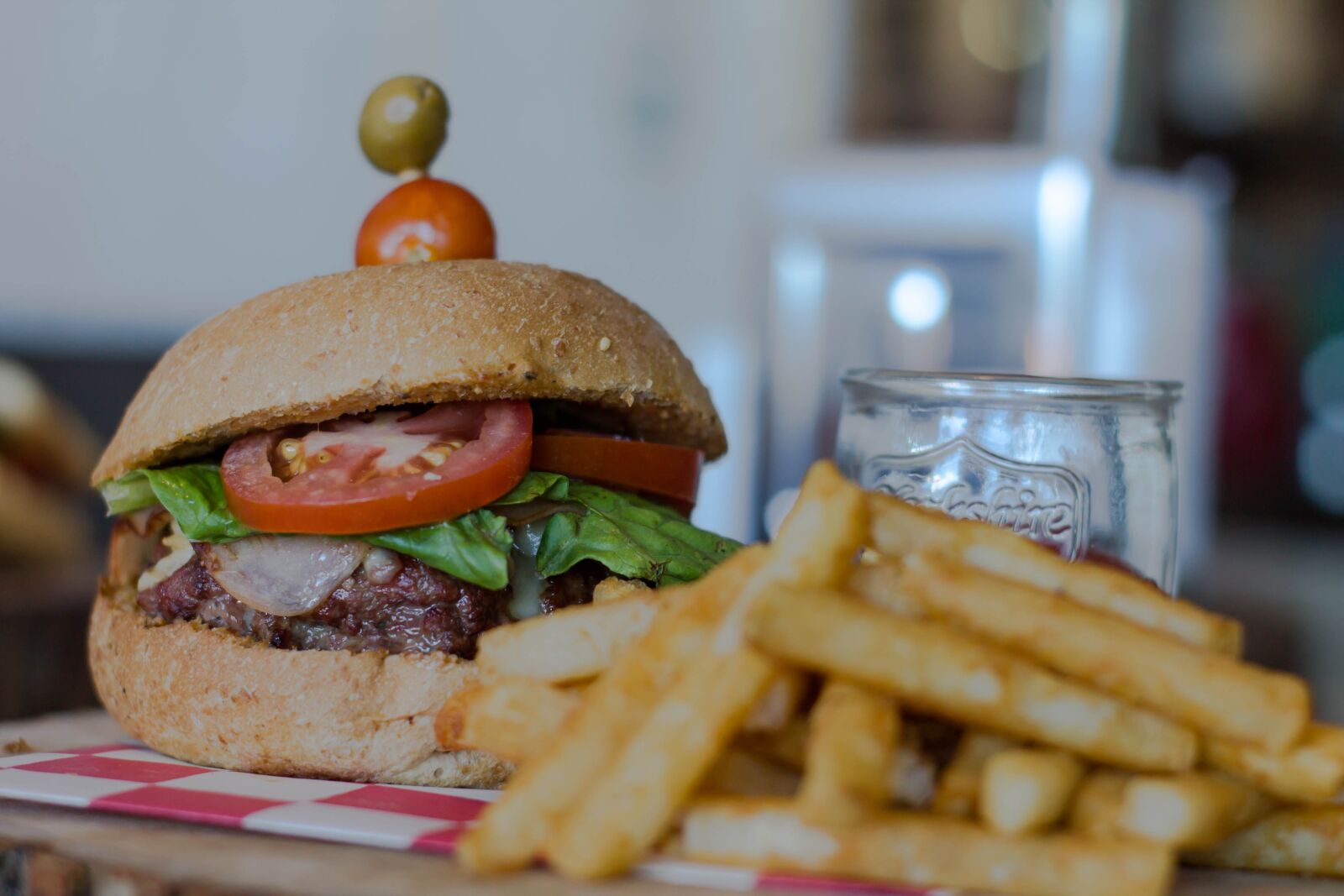 Canon EOS 1100D (EOS Rebel T3 / EOS Kiss X50) sample photo. Food, burger, mexican food photography