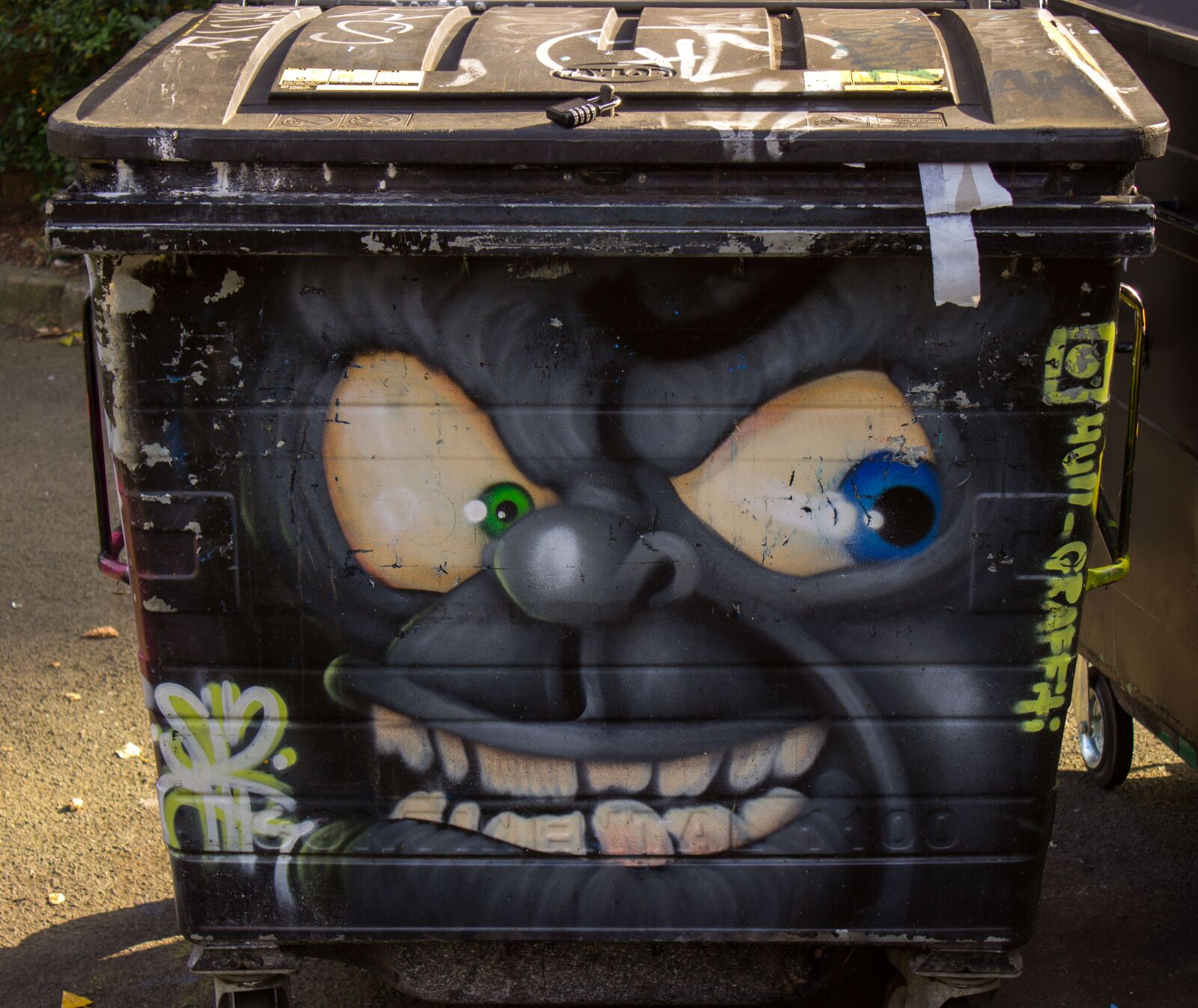 Canon EOS 600D (Rebel EOS T3i / EOS Kiss X5) sample photo. Street art, london, eastend photography