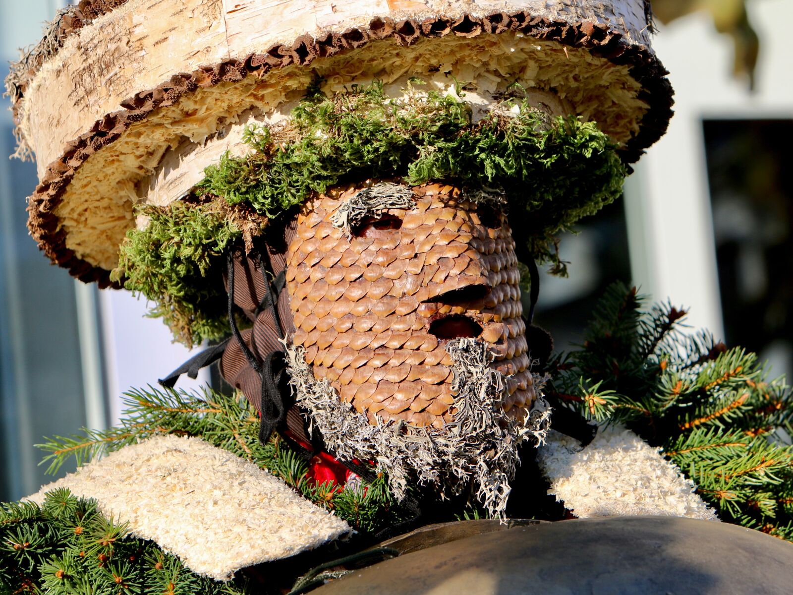 Canon EOS 70D + Canon EF 70-200mm F2.8L IS USM sample photo. Silvesterchlaus, mask, pinecone scales photography