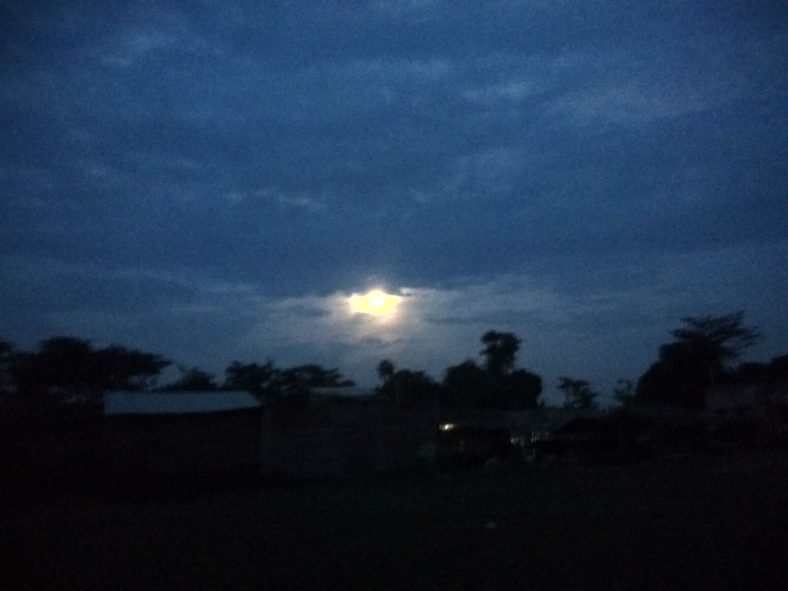 Xiaomi Redmi Note 5A sample photo. Moon, hide, in clouds photography