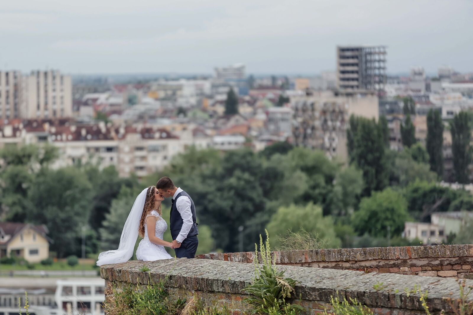 Canon EF 70-200mm F2.8L IS II USM sample photo. Kiss, rampart, panorama, walls photography