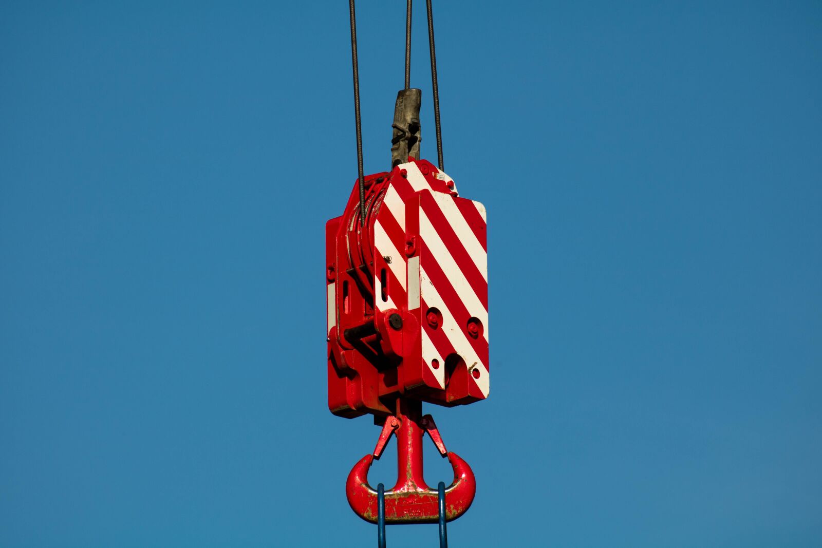 Canon EOS 750D (EOS Rebel T6i / EOS Kiss X8i) sample photo. Crane bottle, crane, construction photography