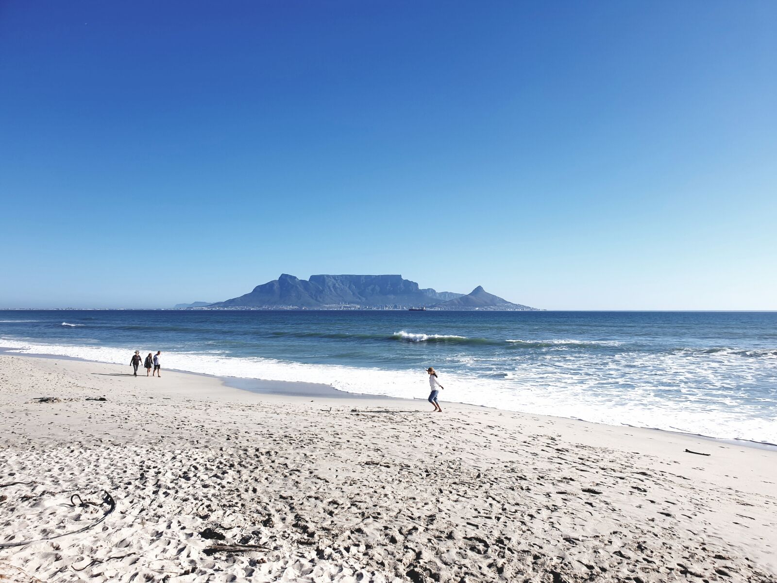 Samsung Galaxy S9 sample photo. Table mountain, beach, white photography