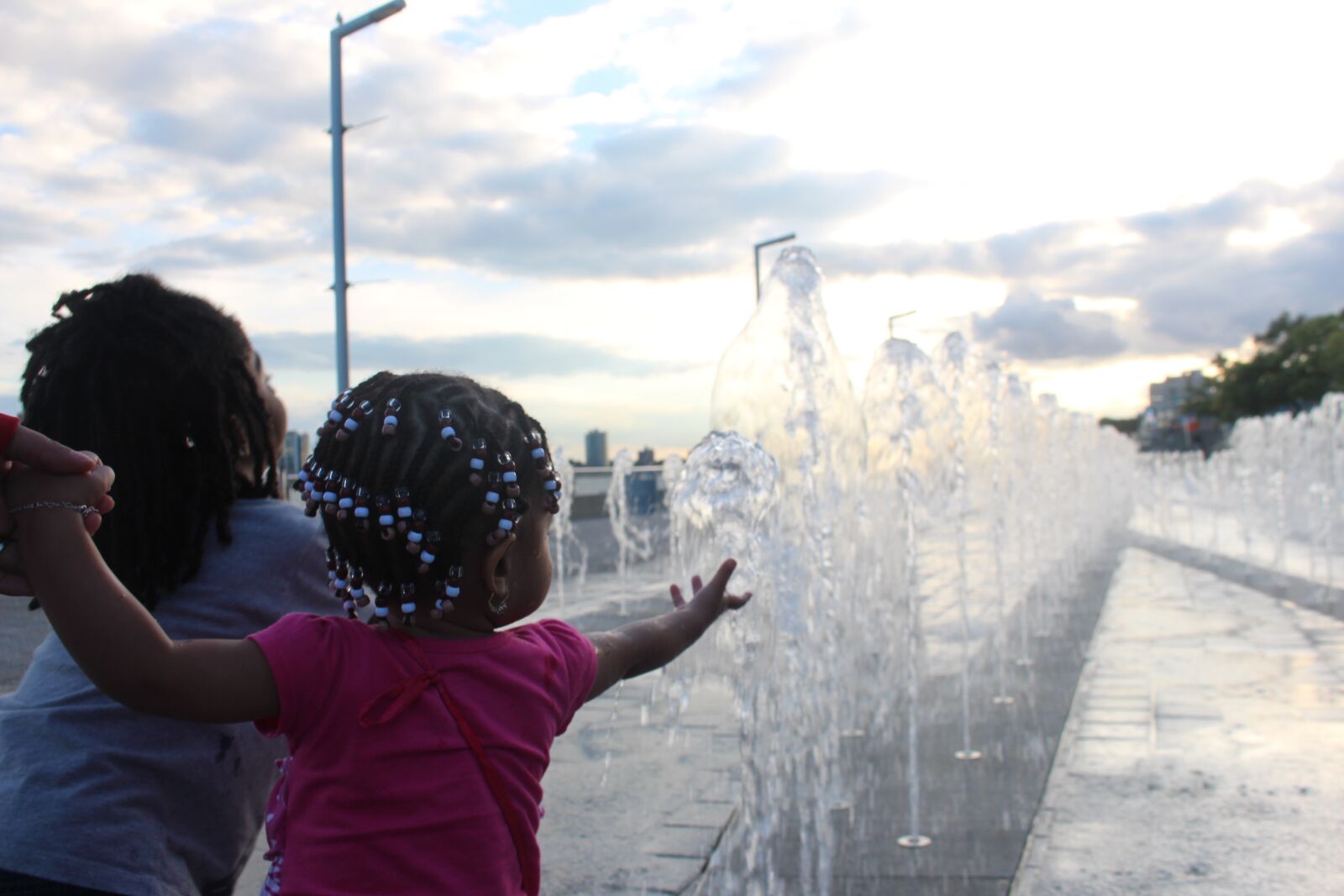 Canon EOS 700D (EOS Rebel T5i / EOS Kiss X7i) sample photo. Kids, water, african american photography
