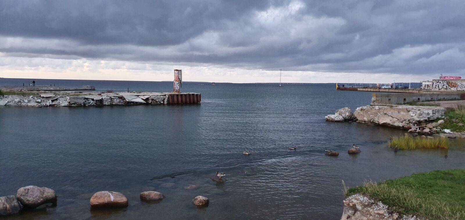 Samsung Galaxy S10 sample photo. Nord sea, evening, spring photography