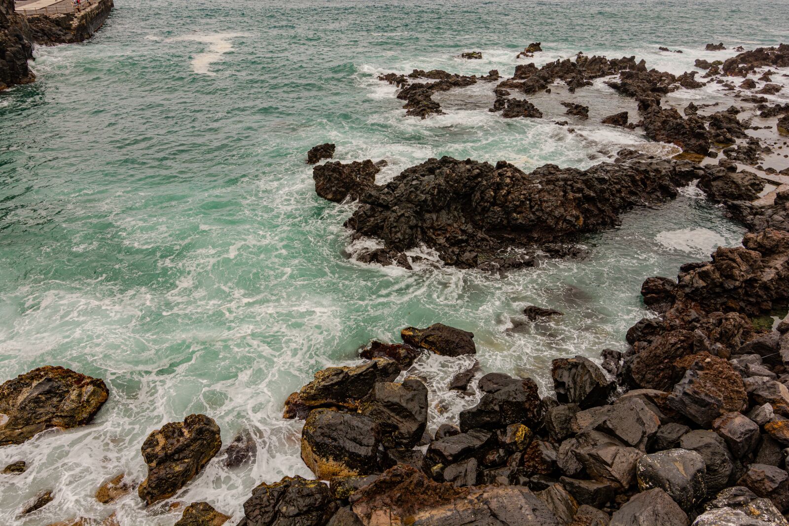 Nikon D7100 sample photo. Rocks, wave, ocean photography