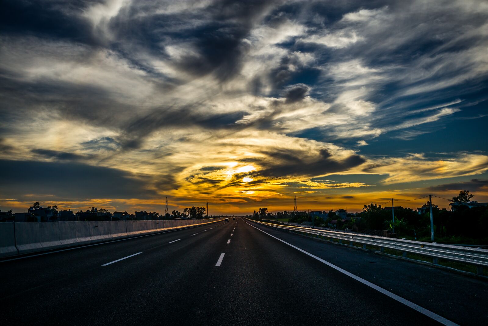 Leica Summilux-M 35mm F1.4 ASPH sample photo. Highway, sky, cloud photography