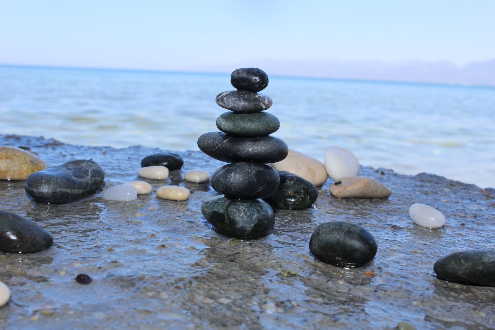 Canon EOS 600D (Rebel EOS T3i / EOS Kiss X5) sample photo. Sea, pebbles, sea water photography
