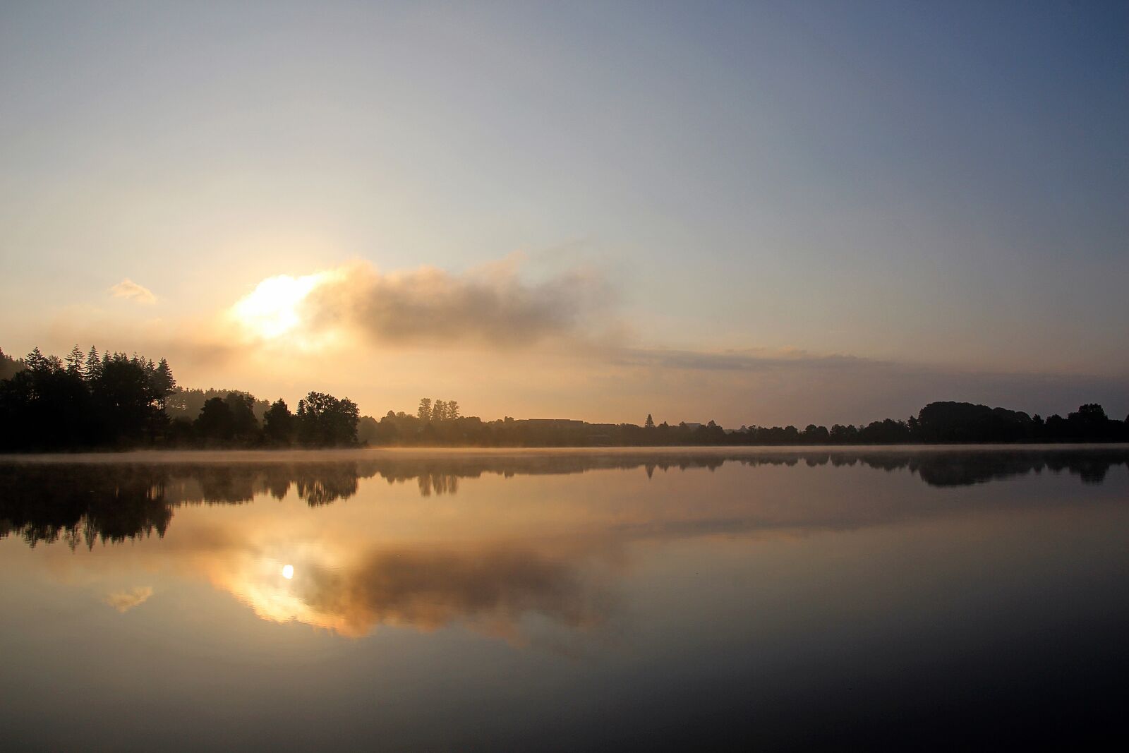 Canon EOS 700D (EOS Rebel T5i / EOS Kiss X7i) sample photo. Losheimer reservoir, silent lake photography