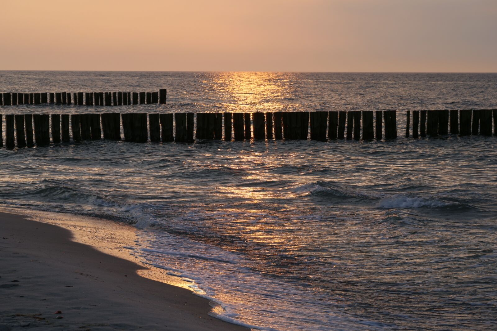 Panasonic Lumix DC-G9 sample photo. Beach, sea, waters photography