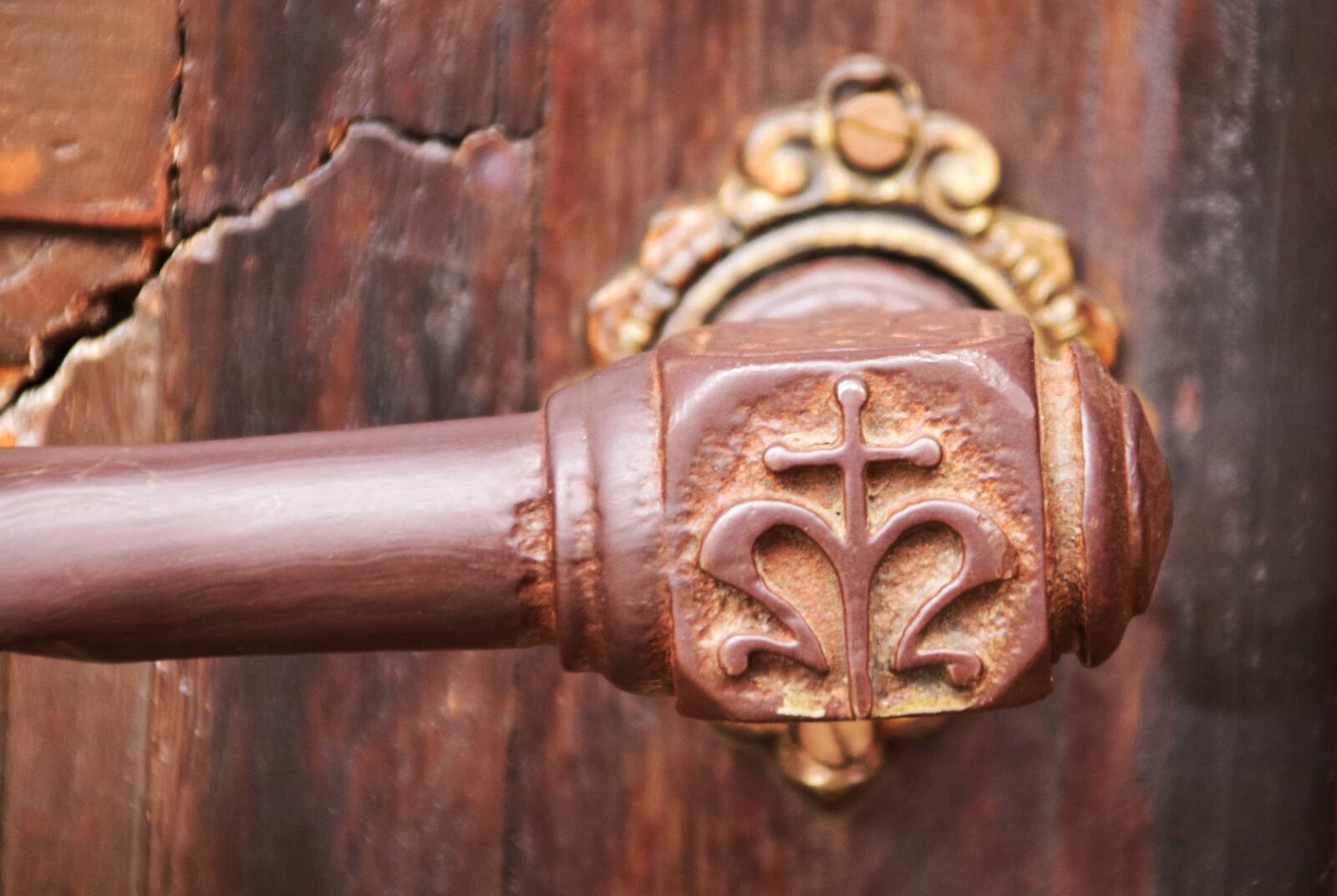 Nikon D3300 sample photo. Bronze, antique, entrance, ancient photography