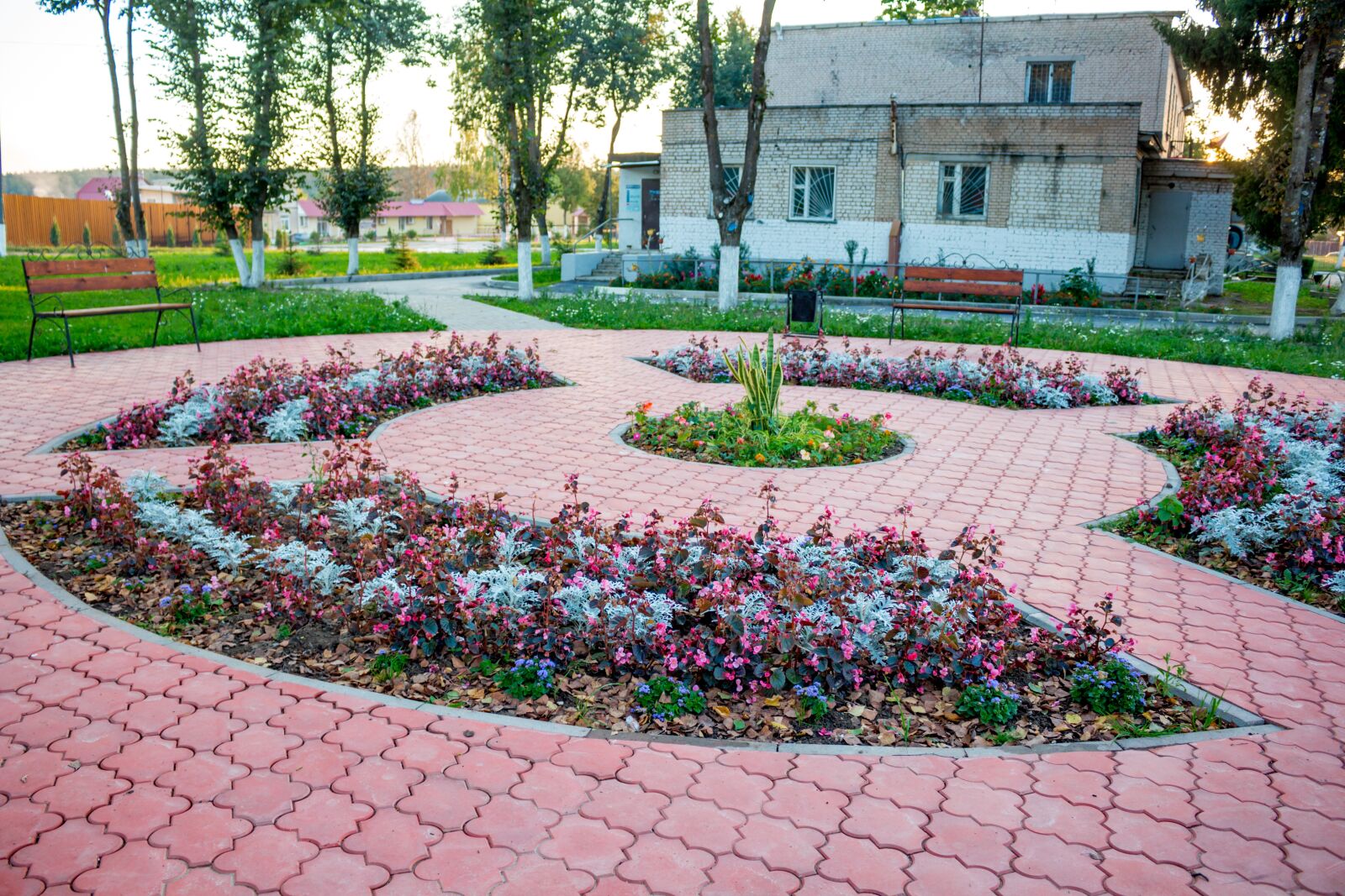 Canon EOS 100D (EOS Rebel SL1 / EOS Kiss X7) sample photo. Square, krivskoe, russia photography