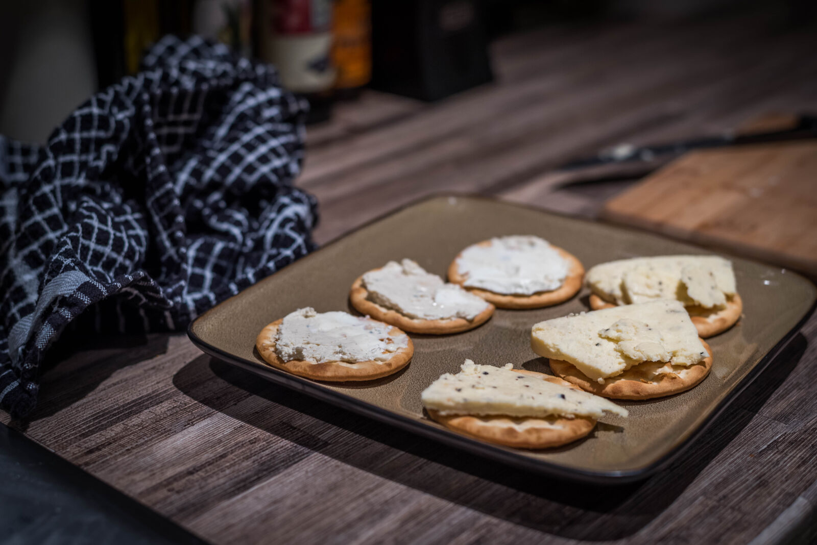 Nikon D750 + Nikon AF-S Nikkor 50mm F1.8G sample photo. Brown, cookies, on, brown photography