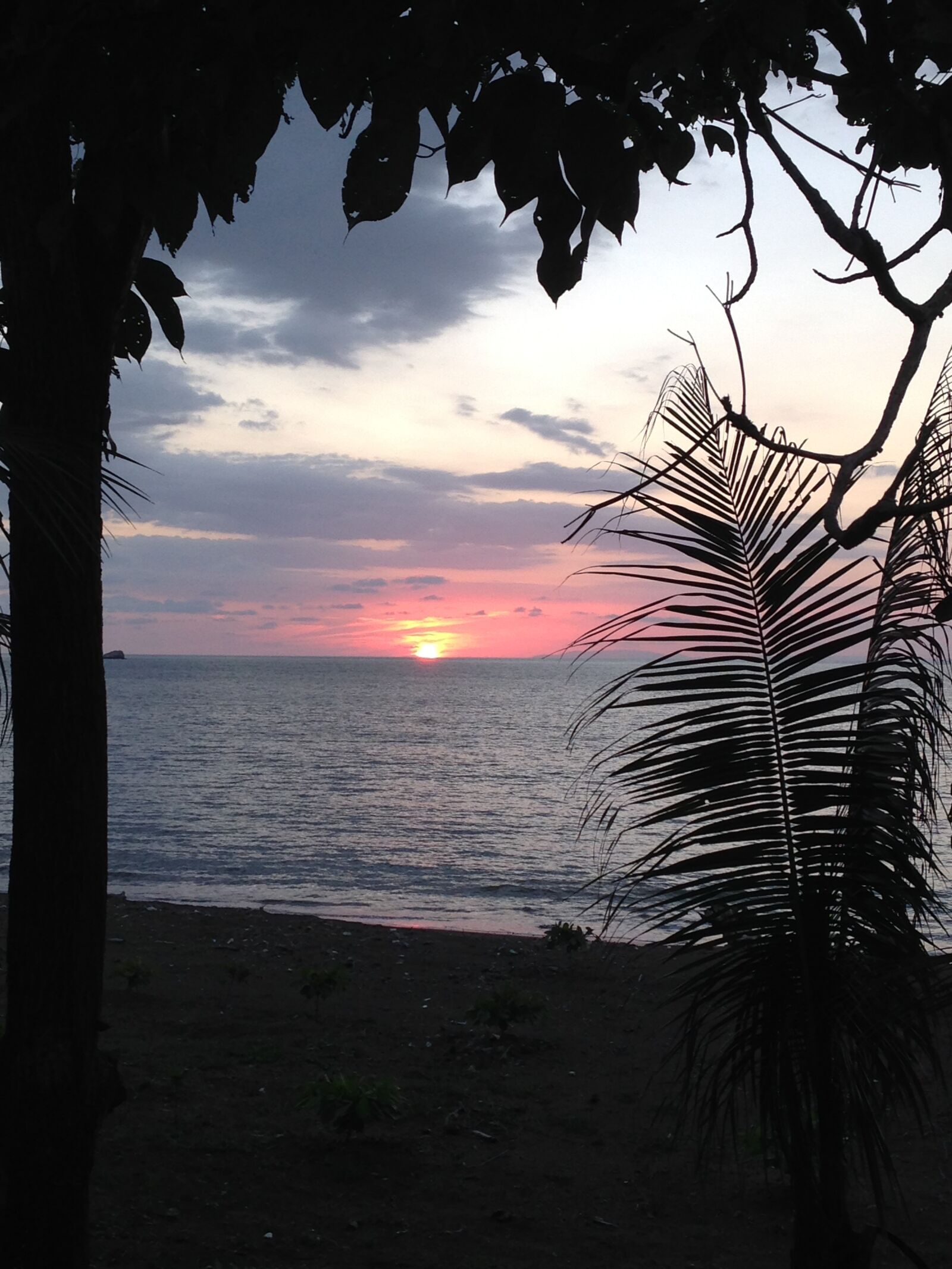 Apple iPhone 5 sample photo. Sunset, beach, sky photography