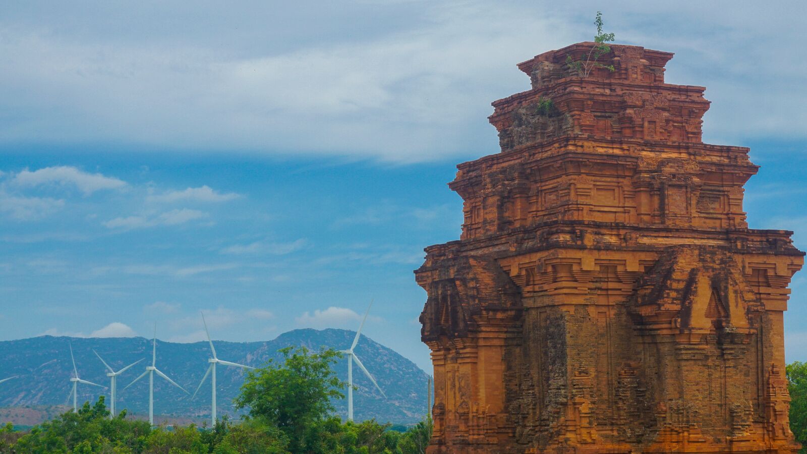 Sony a6000 sample photo. Fan, tower, sky photography