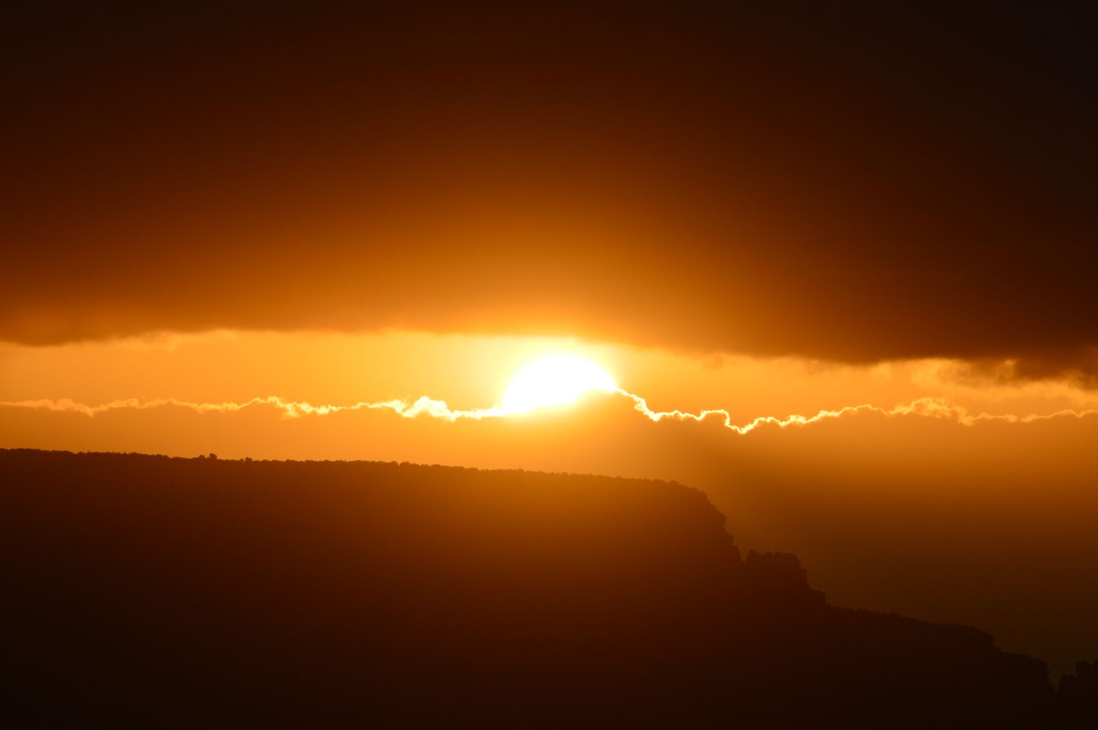 Nikon D3200 sample photo. Sunrise, sun, clouds photography