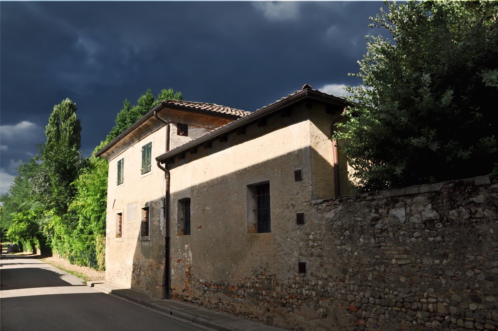 Nikon D90 sample photo. House, storm, italy photography