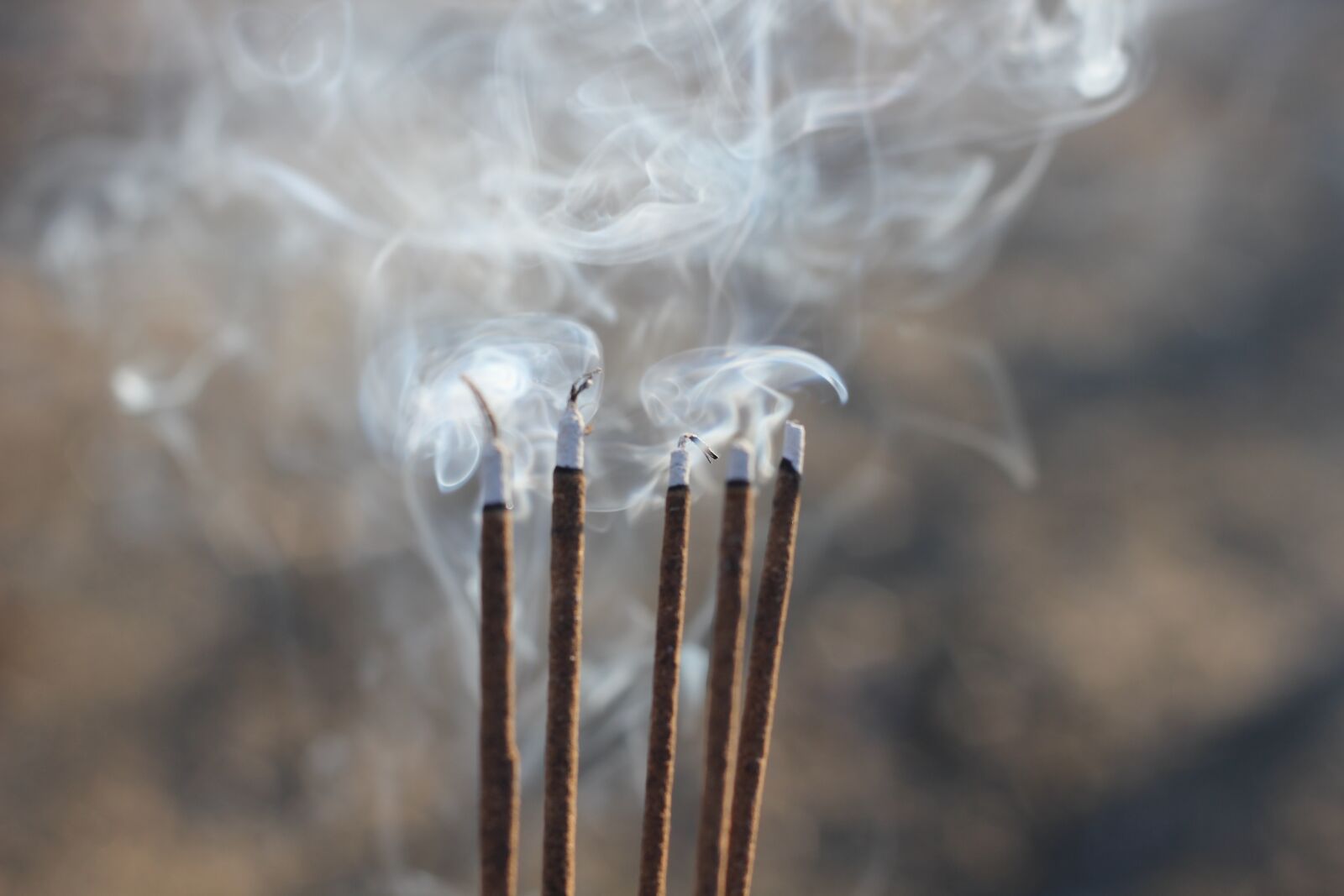 Canon EOS 550D (EOS Rebel T2i / EOS Kiss X4) sample photo. Smoke, blow, incense photography