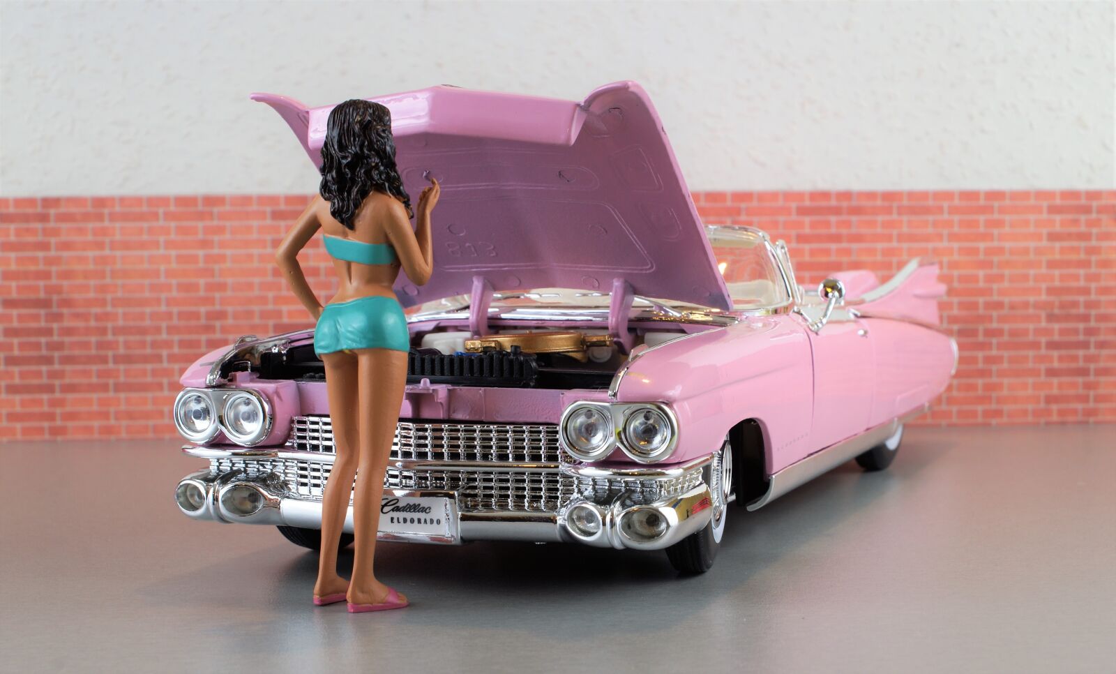Sony DT 18-70mm F3.5-5.6 sample photo. Model car, cadillac, cadillac photography