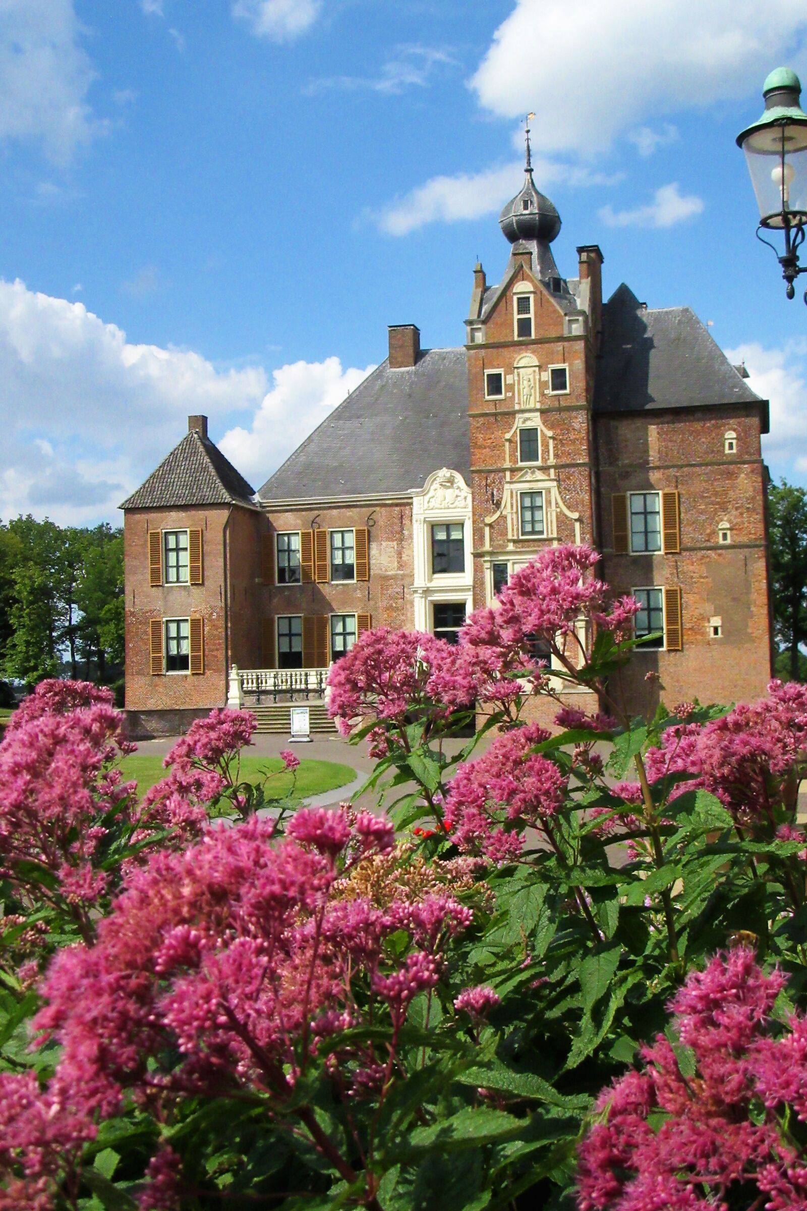 Canon PowerShot SX610 HS sample photo. Castle, cannenburgh, flowers photography