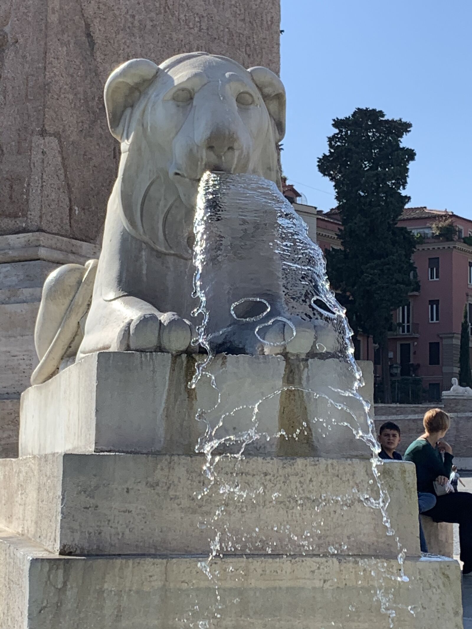 iPhone XR back camera 4.25mm f/1.8 sample photo. Rome, italy, fountain photography
