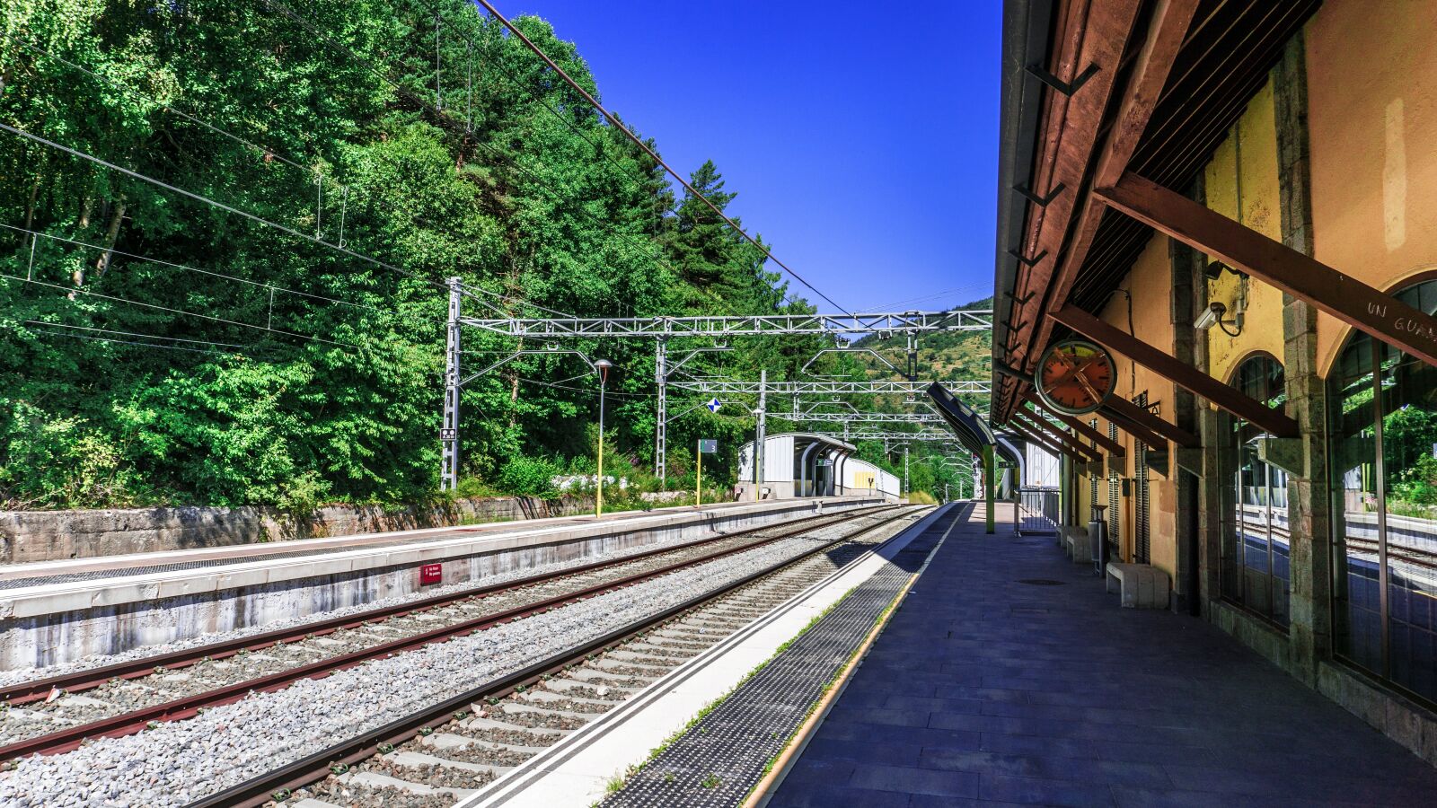 Sony a6000 sample photo. Station, railway, architecture photography