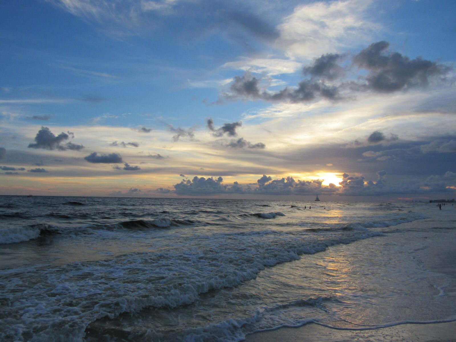 Canon PowerShot SX520 HS sample photo. Sunset, clouds, beach photography
