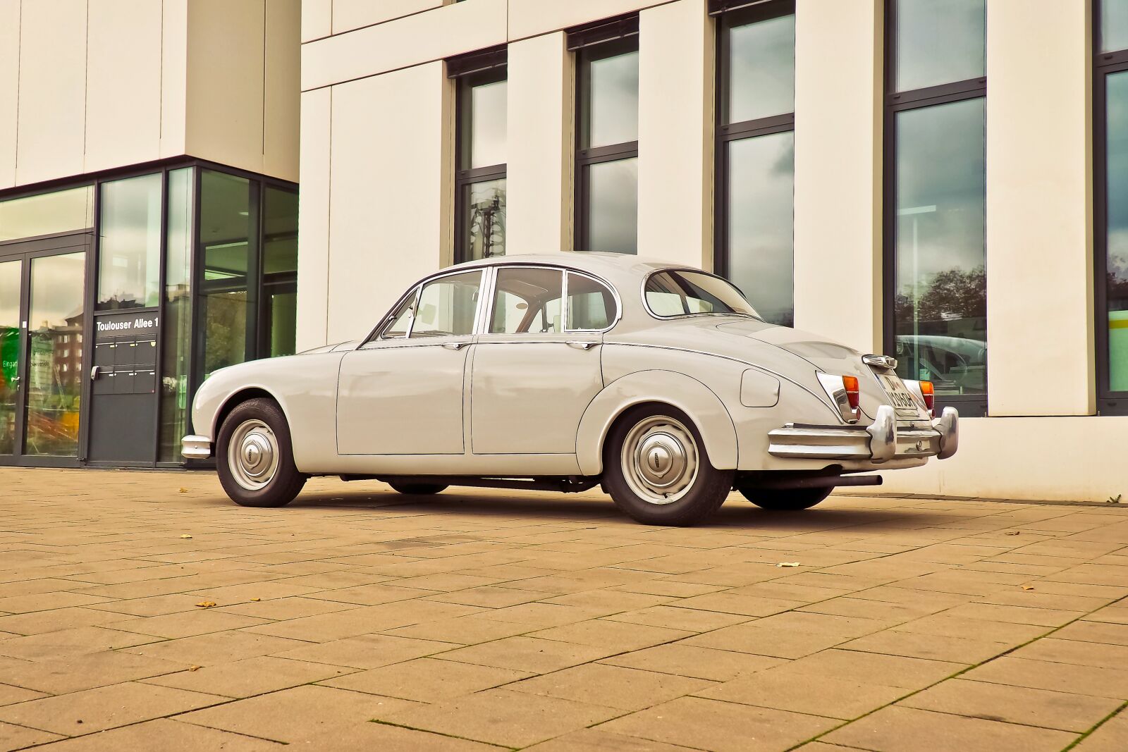 Olympus OM-D E-M10 sample photo. Auto, jaguar, oldtimer photography