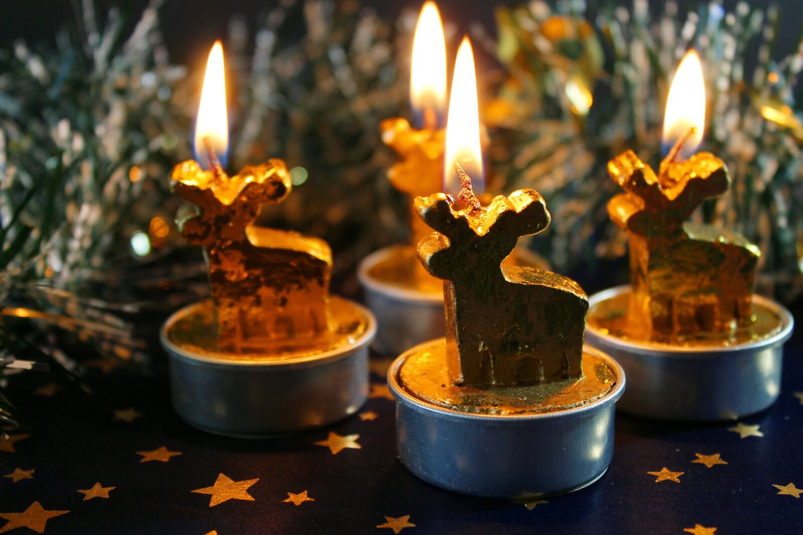 Canon EOS 1100D (EOS Rebel T3 / EOS Kiss X50) sample photo. Candles, figures, fir tree photography