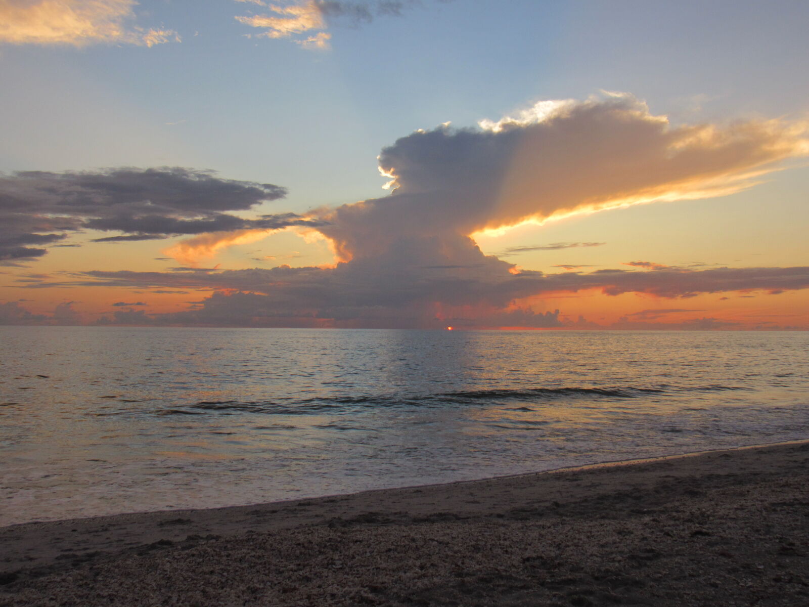 Canon PowerShot SX530 HS sample photo. Beach, evening, sun, horizon photography