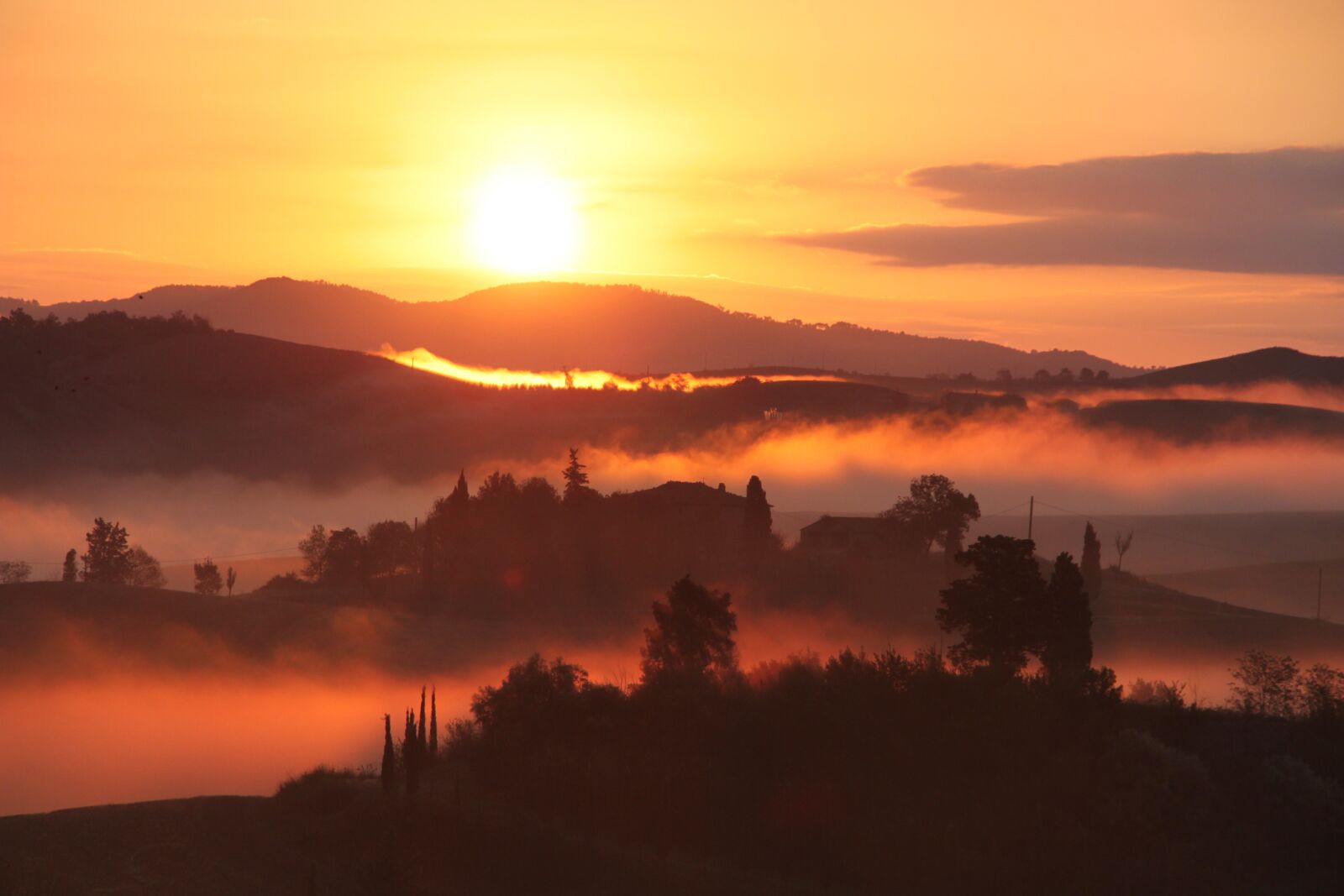 Canon EOS 500D (EOS Rebel T1i / EOS Kiss X3) sample photo. Sunrise, italy, nature photography