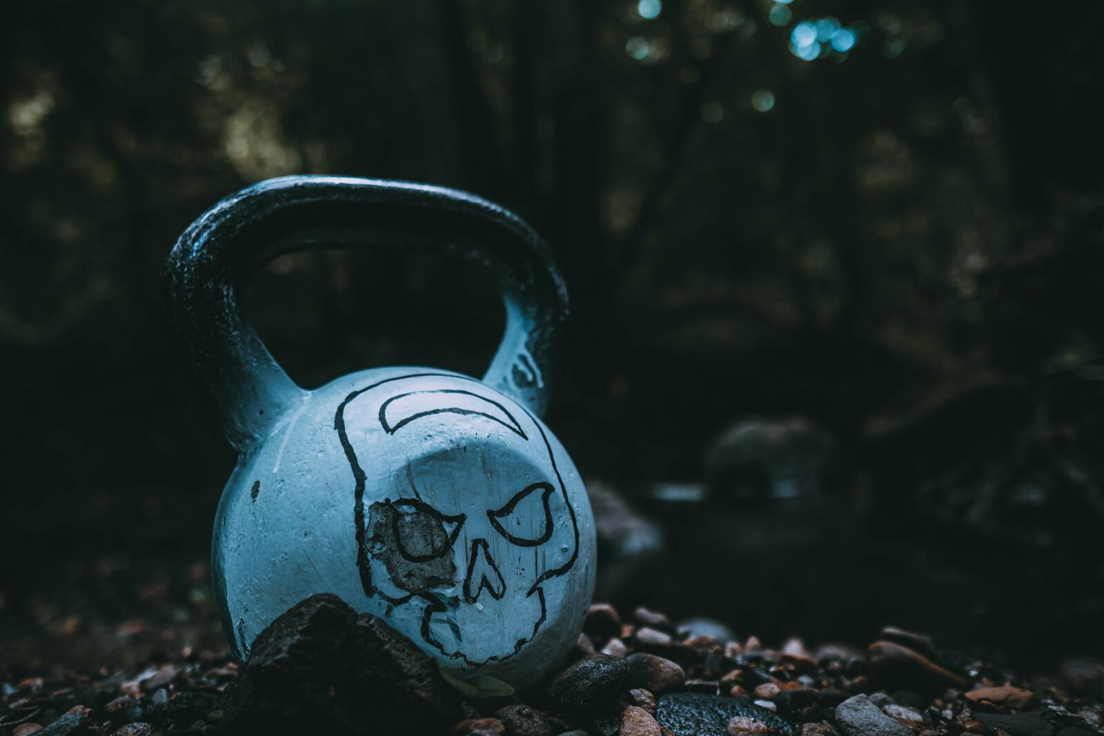 Sigma 16mm F1.4 DC DN | C sample photo. Kettlebell, fitness, training photography