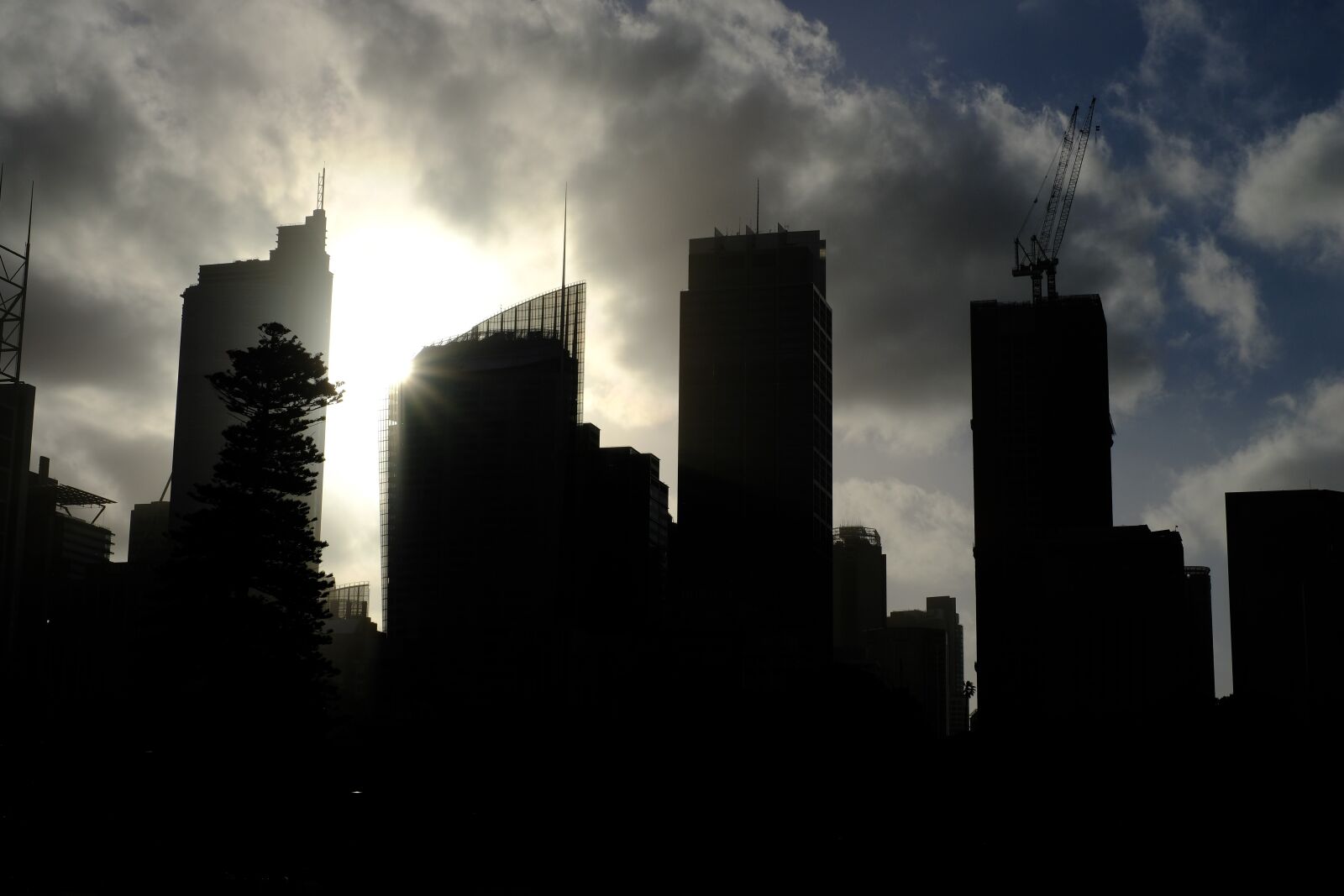 Fujifilm X-T2 + Fujifilm XF 35mm F1.4 R sample photo. Skyscraper, building, city photography