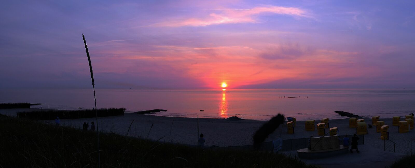 Panasonic Lumix DMC-LX10 (Lumix DMC-LX15) sample photo. Sunset, afterglow, beach photography