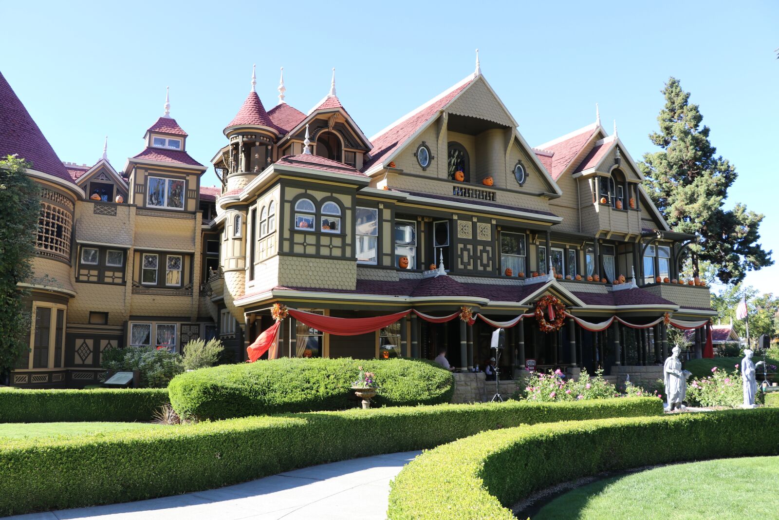 Canon EF-S 18-135mm F3.5-5.6 IS USM sample photo. Winchester mystery house, san photography