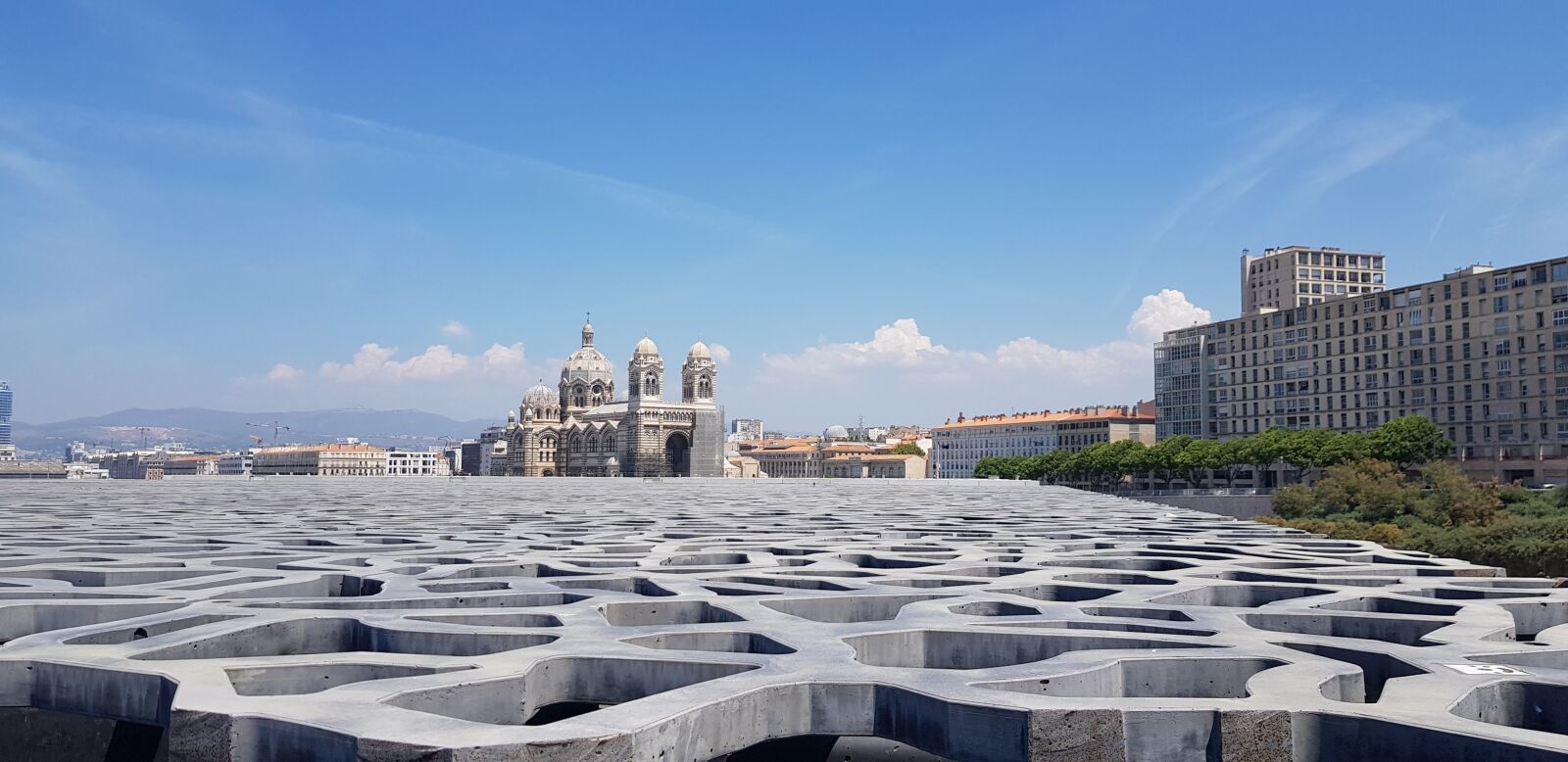 Samsung Galaxy S8 sample photo. Marseille museum roof, view photography