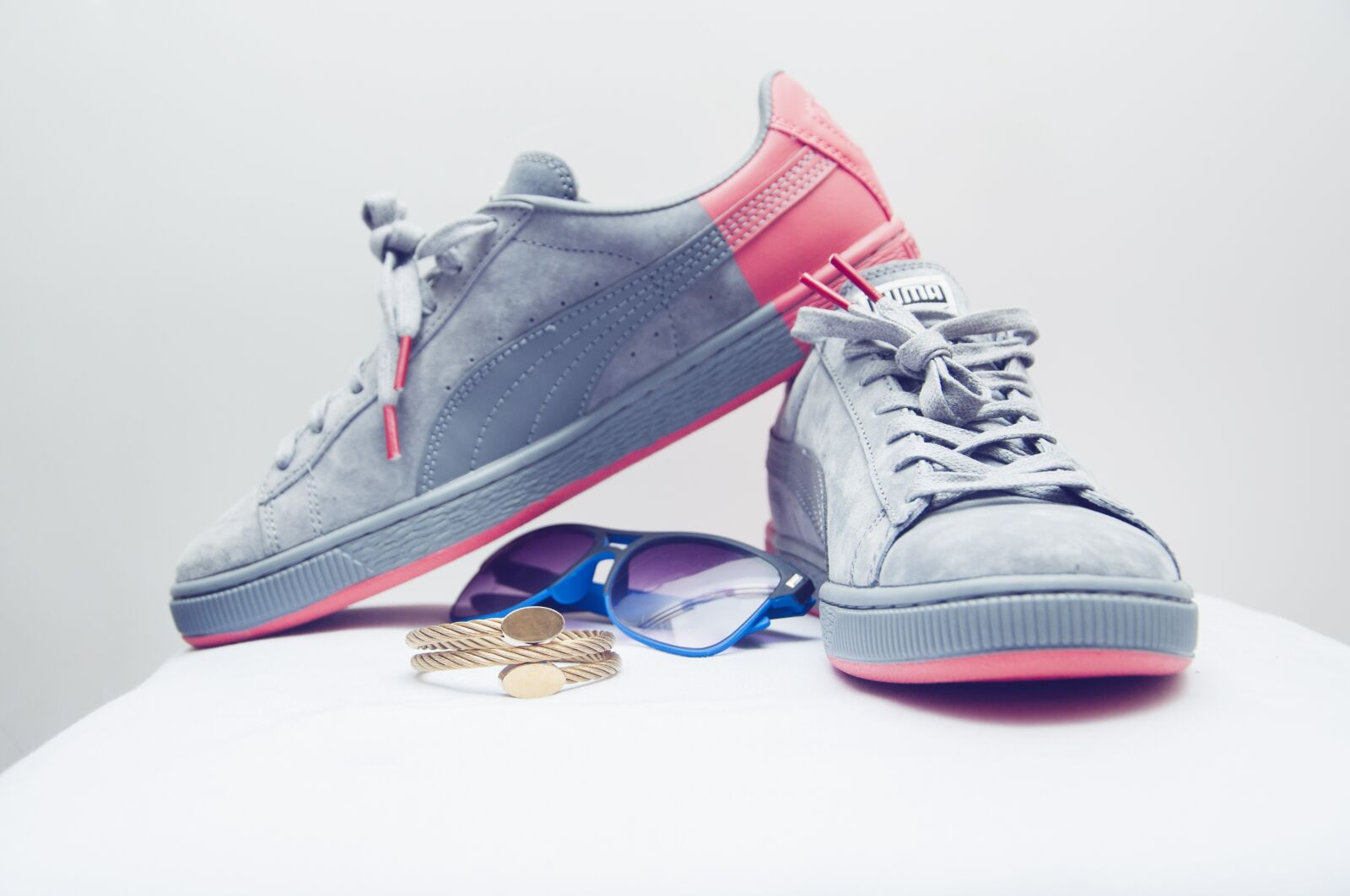 Nikon D90 sample photo. Puma, dove, sneakers photography