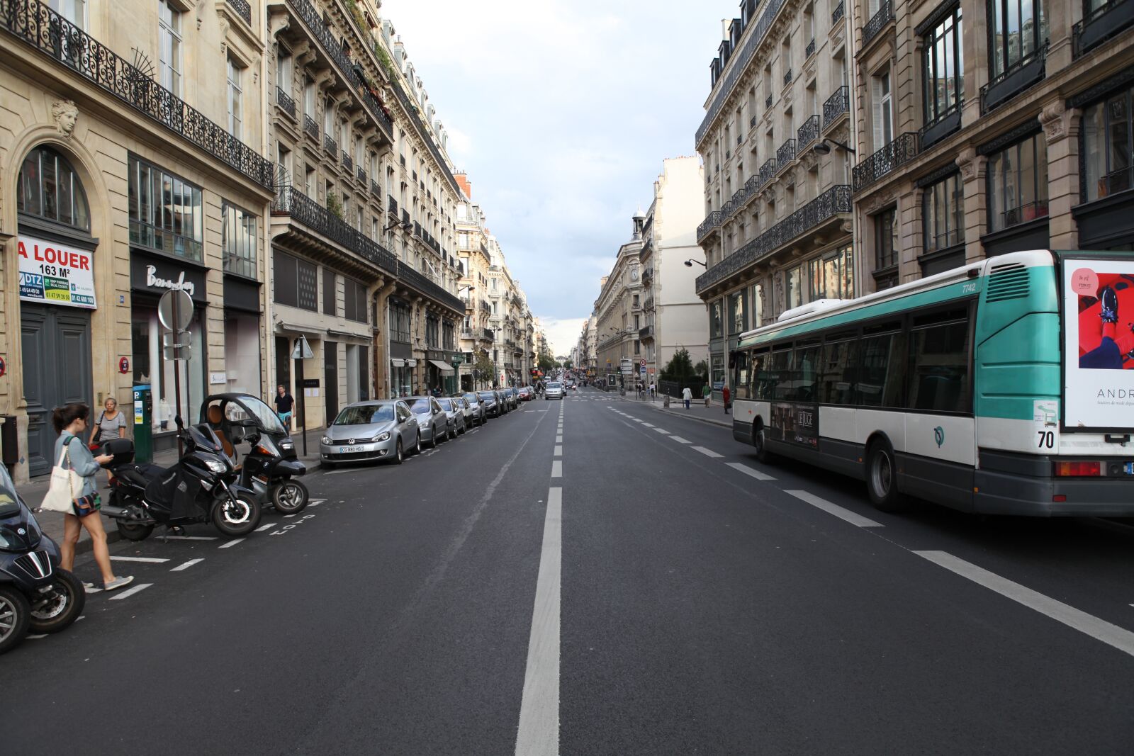Canon EOS 5D Mark II sample photo. France, paris, street view photography