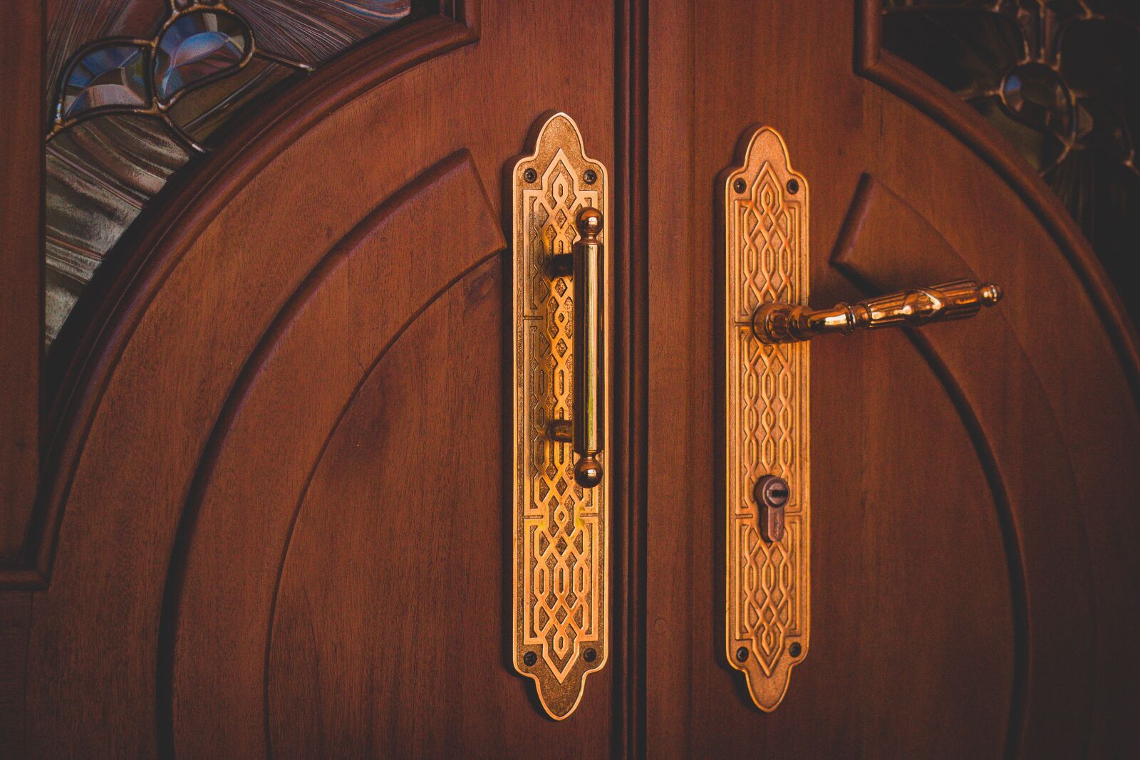 Canon EOS 600D (Rebel EOS T3i / EOS Kiss X5) sample photo. Door handles, door, wood photography