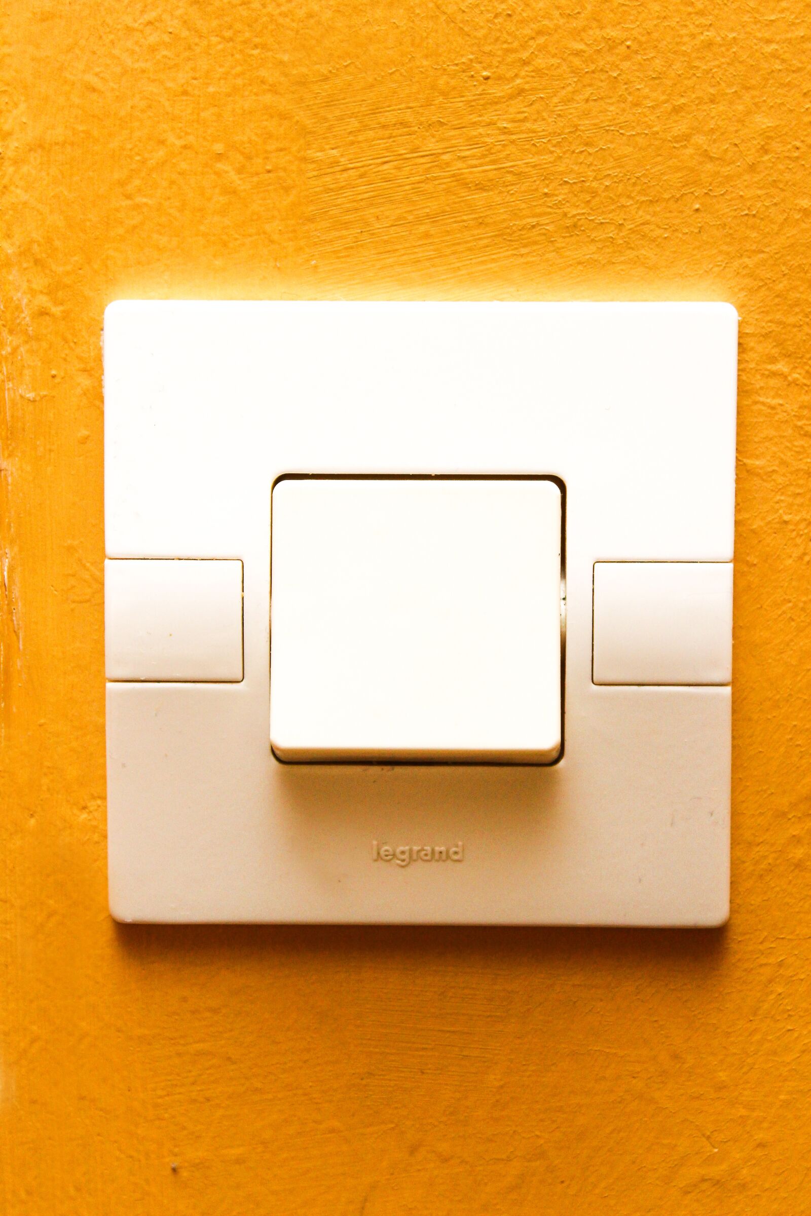 Canon EOS 600D (Rebel EOS T3i / EOS Kiss X5) sample photo. Light switch, great, white photography