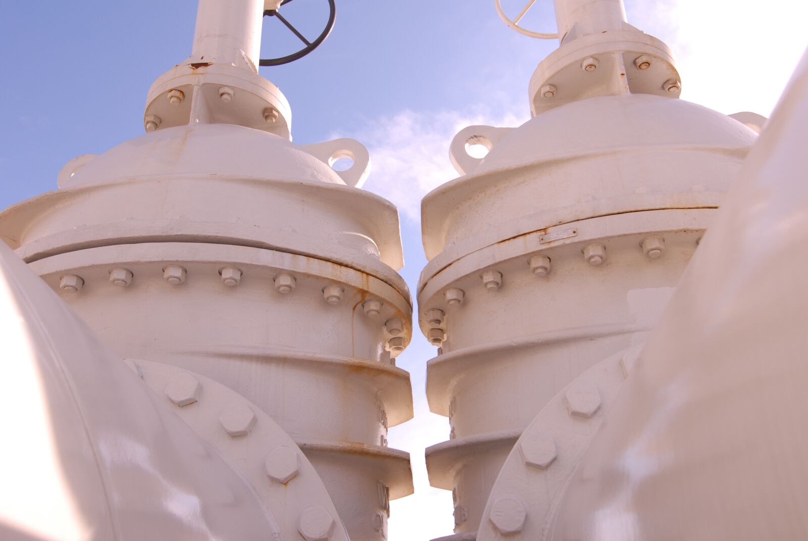 Nikon D200 sample photo. Industry, closures, pipe photography