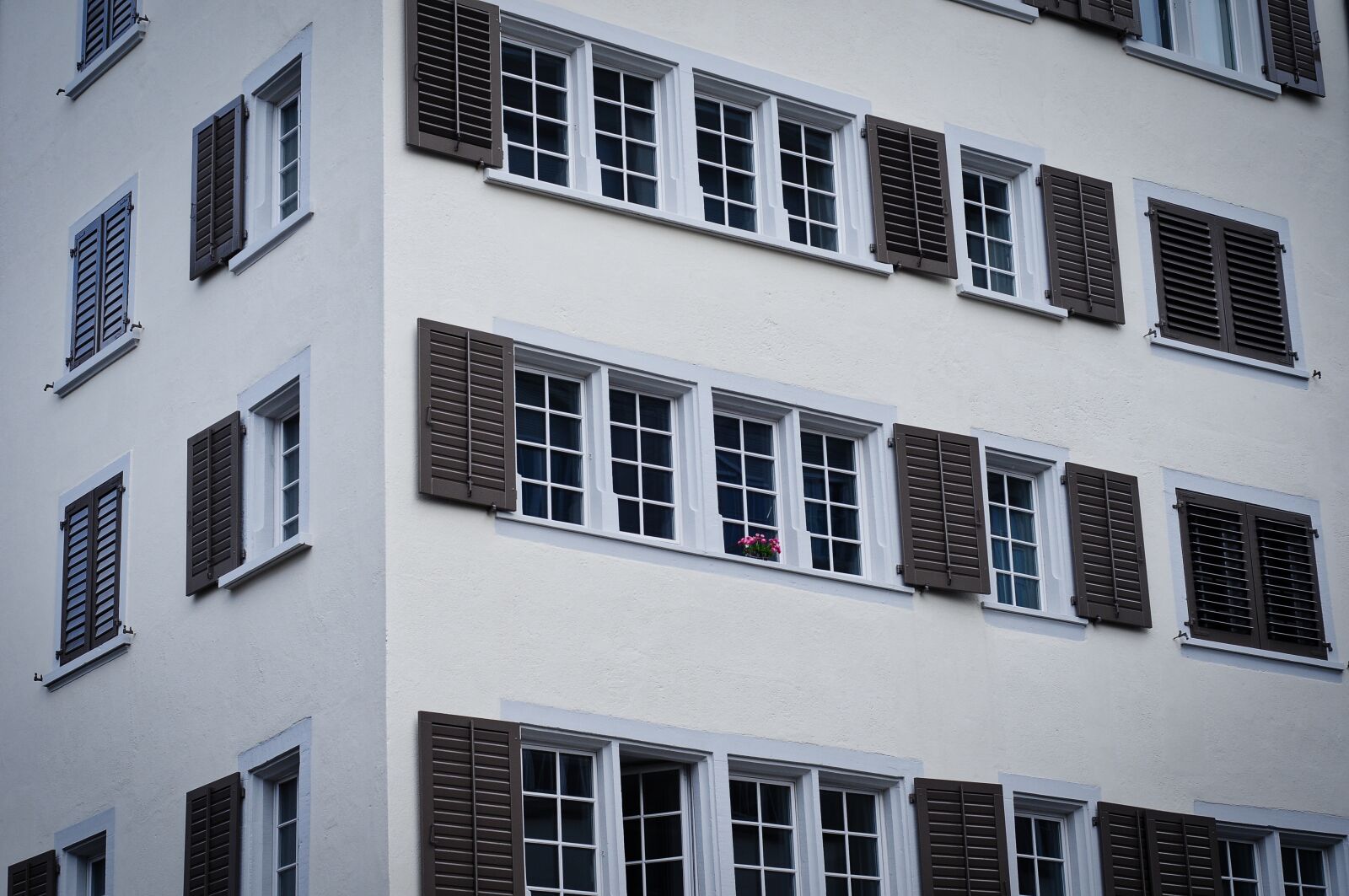 Nikon D300S sample photo. Facade, building, white photography