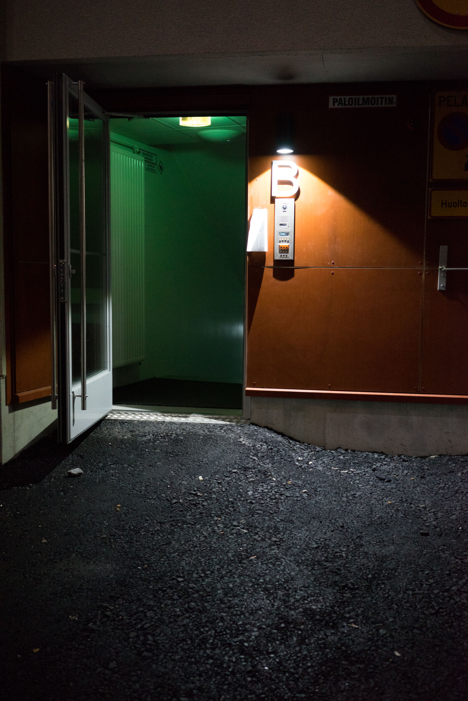 Sony a7R sample photo. Forgot the door photography