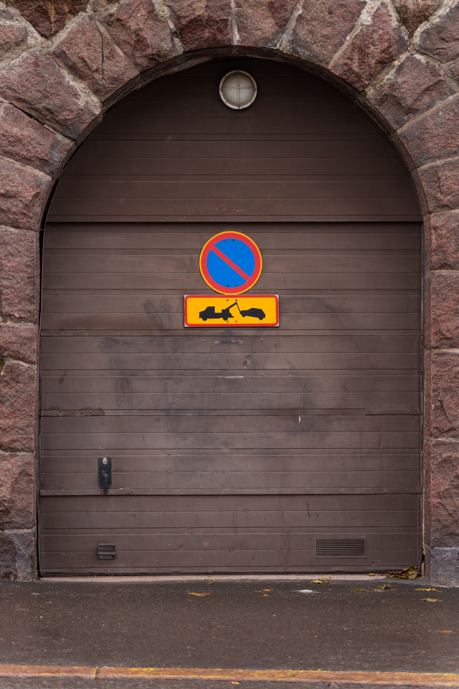 Sigma 70-200mm F2.8 DG DN OS | Sports sample photo. Doorway to garage photography