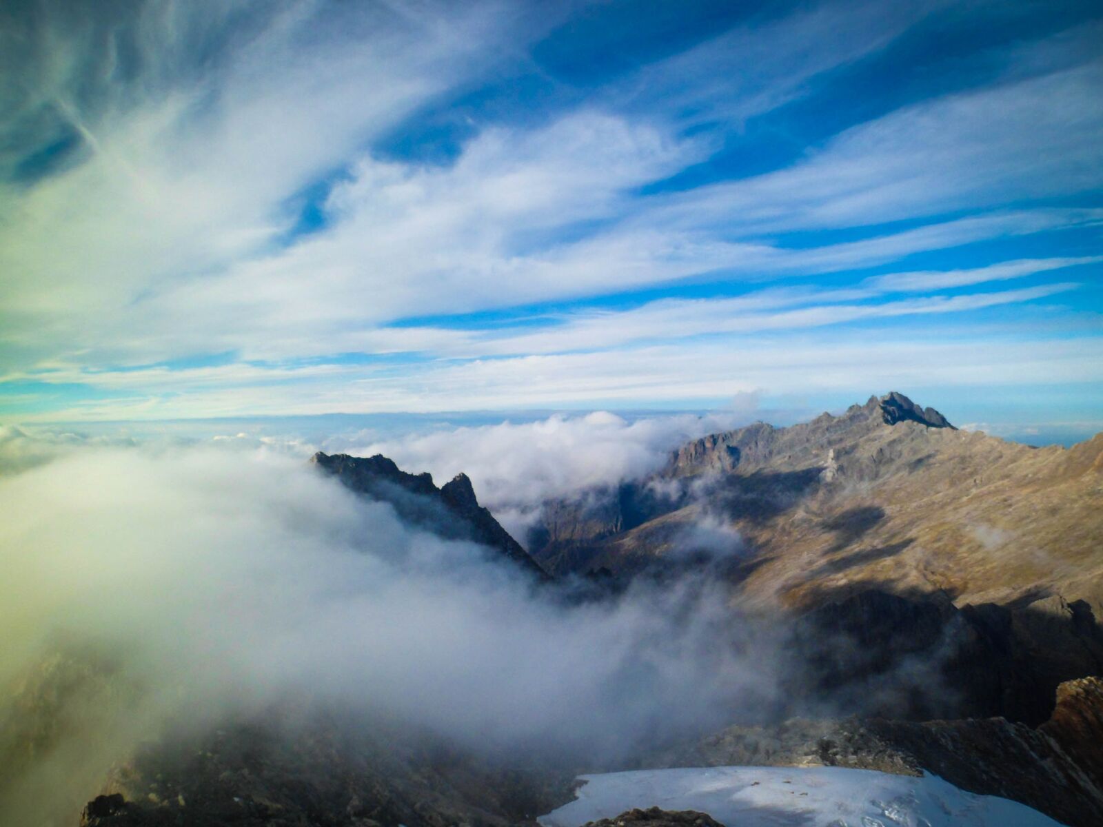 Samsung PL120,PL121 / VLUU PL120,PL121 sample photo. Landscape, mountains, clouds photography