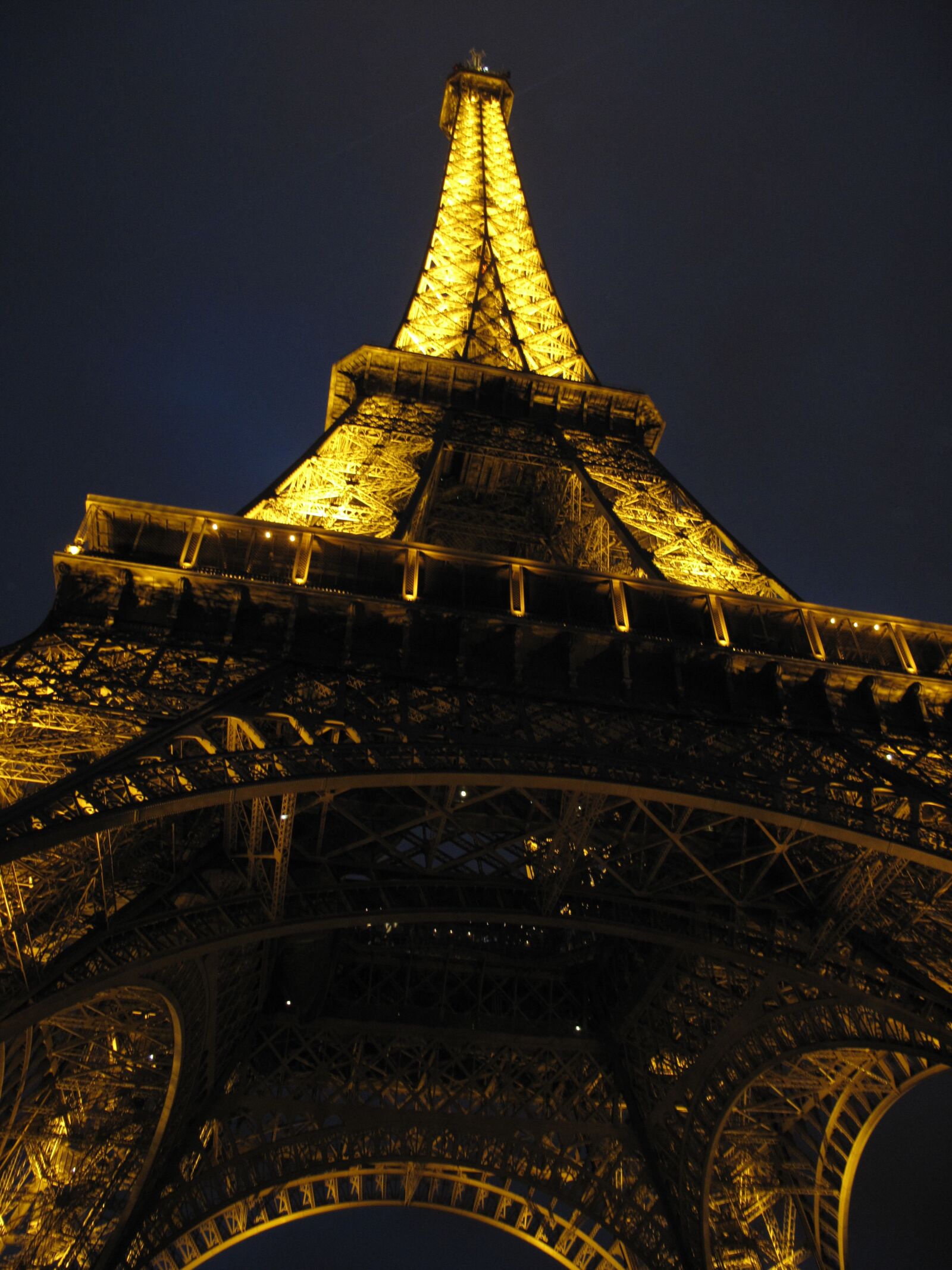 Canon PowerShot G10 sample photo. Eiffel tower, night, light photography