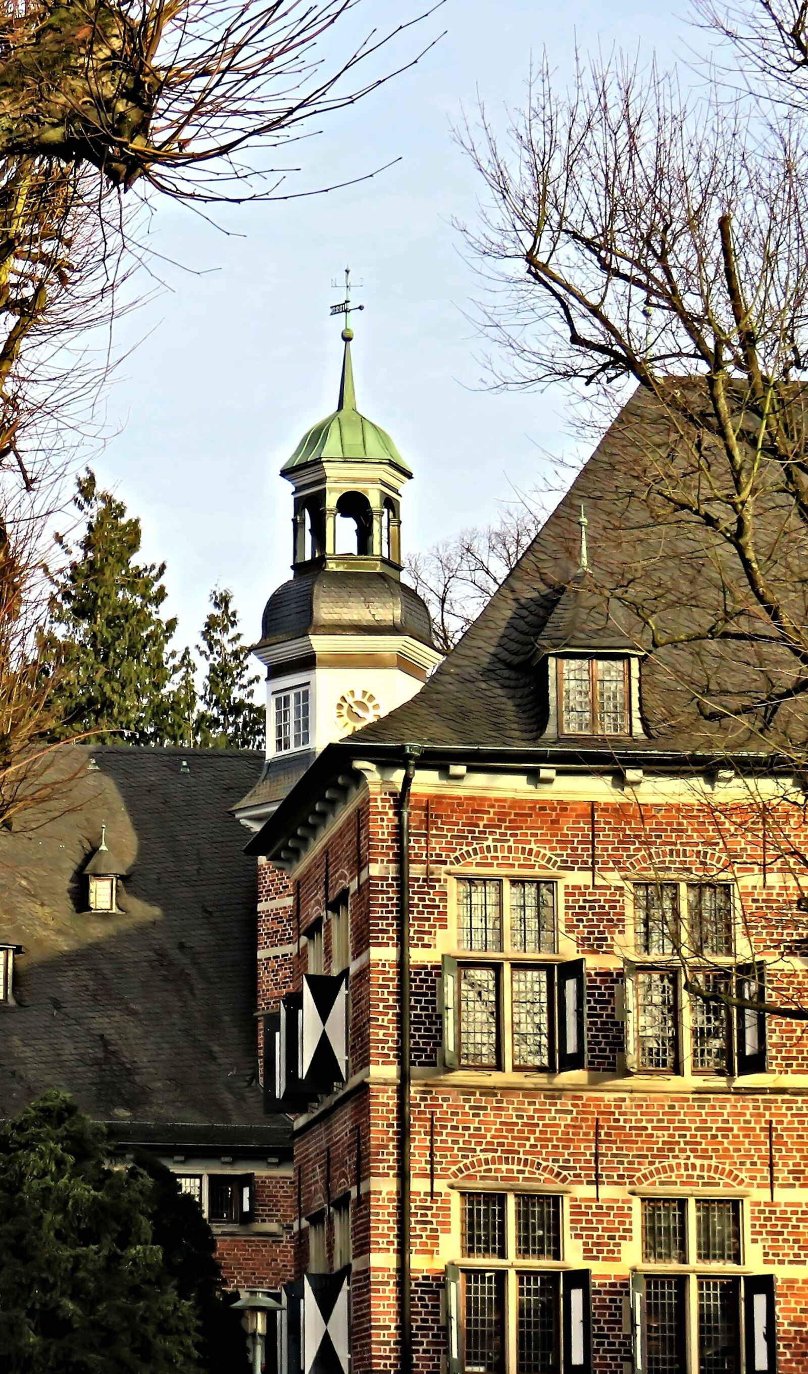 Canon PowerShot SX710 HS sample photo. Building, reinbek castle, bell photography